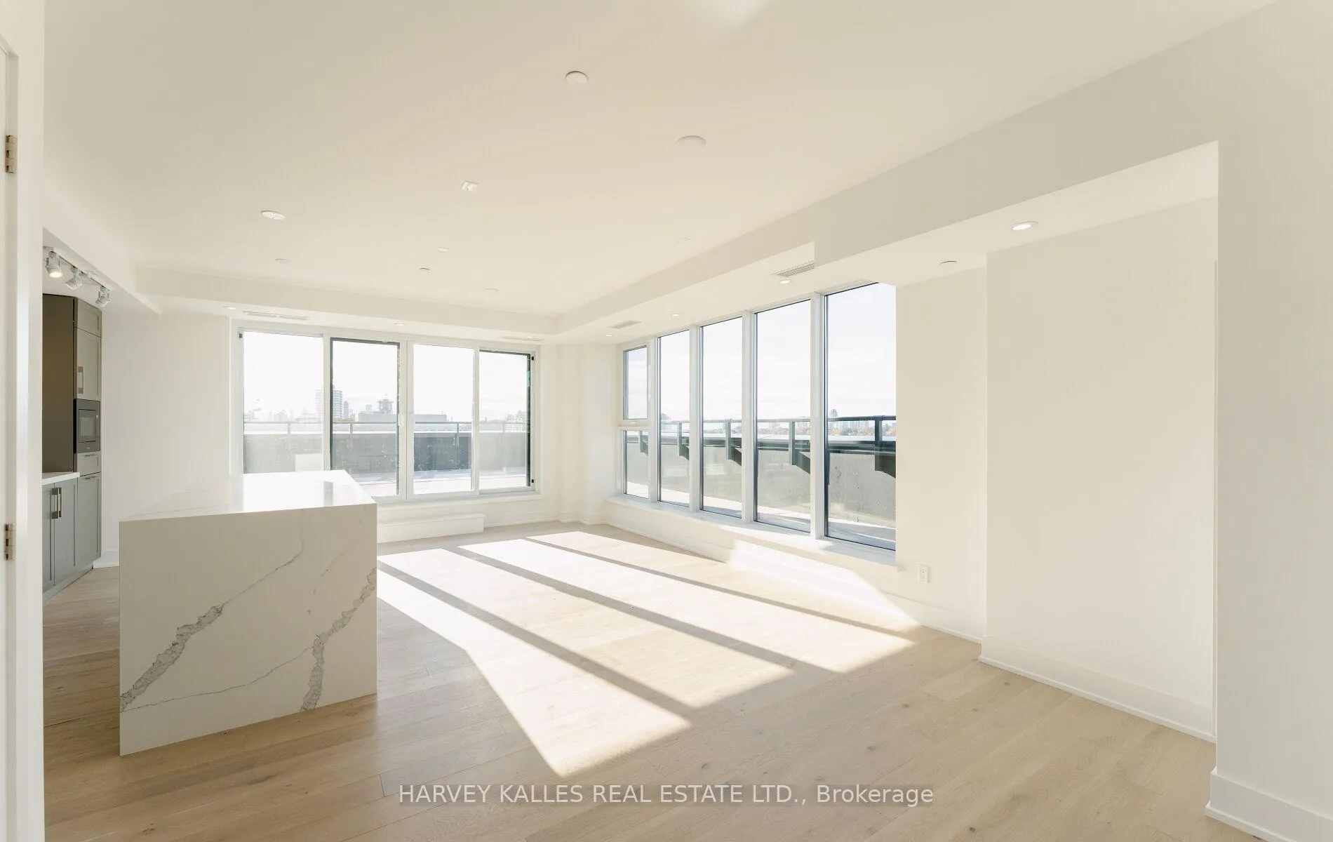 Photo 8 of Unit PH1, 8 Manor Road W, Toronto, Yonge-Eglinton — HOMEH