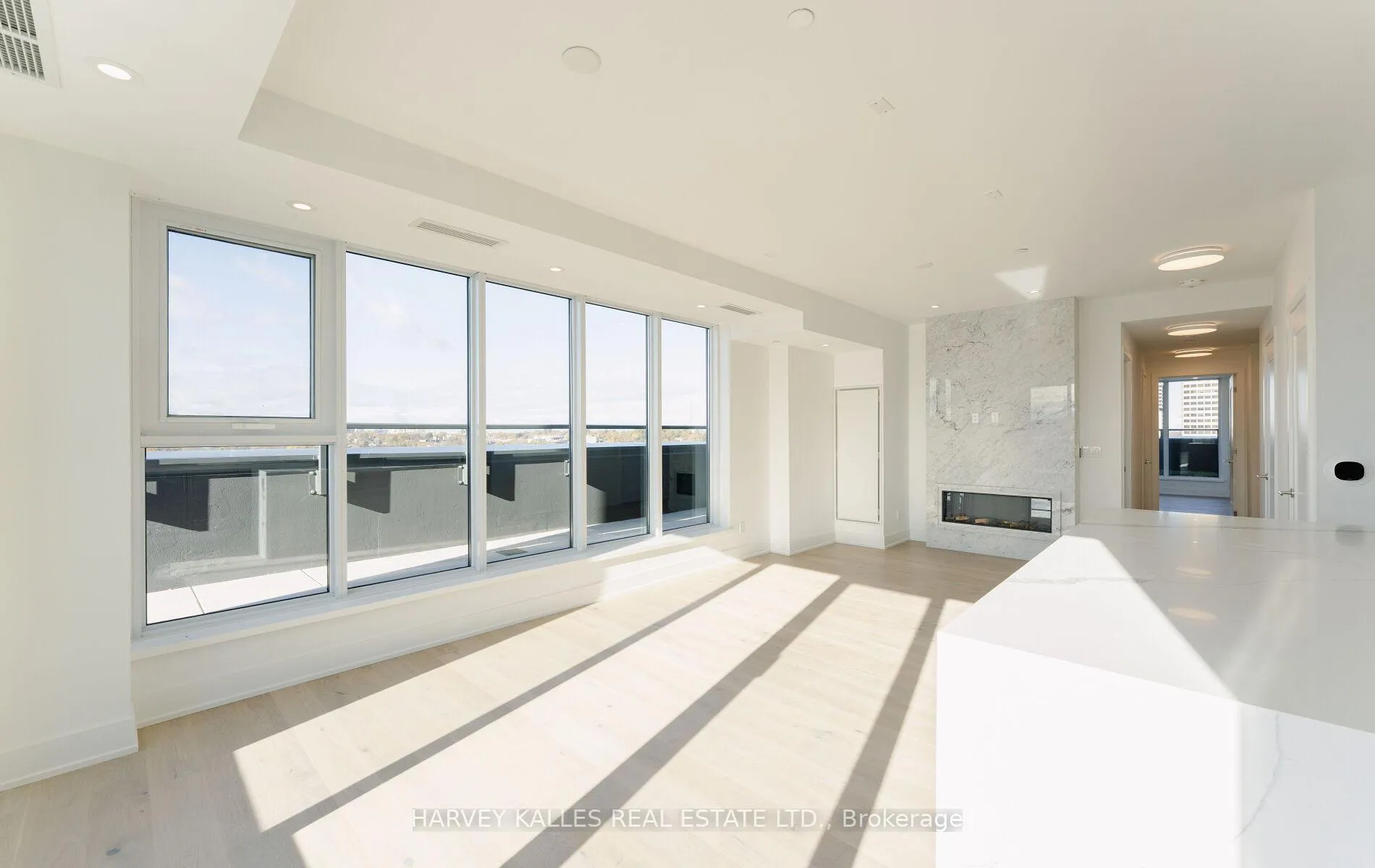 Photo 10 of Unit PH1, 8 Manor Road W, Toronto, Yonge-Eglinton — HOMEH
