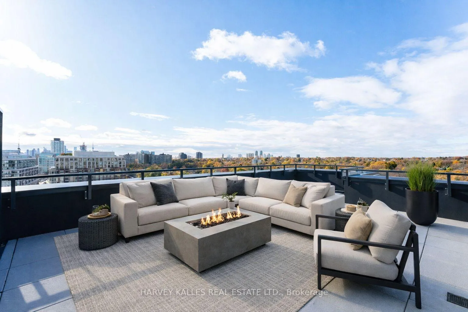 Photo 20 of Unit PH1, 8 Manor Road W, Toronto, Yonge-Eglinton — HOMEH