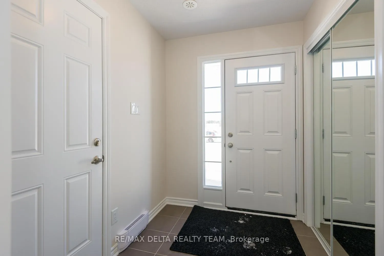 Photo 2 of 195 Par-La-Ville Circle, Ottawa, Stittsville (North) — HOMEH