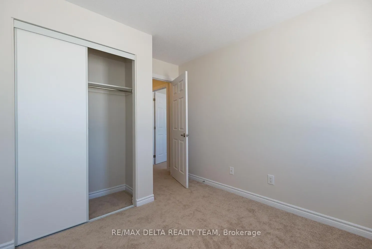 Photo 14 of 195 Par-La-Ville Circle, Ottawa, Stittsville (North) — HOMEH