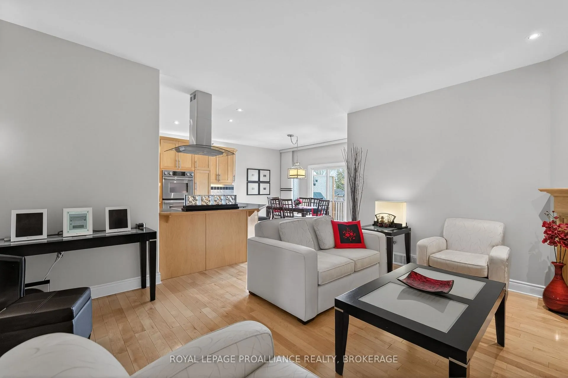 Photo 6 of 440 Maureen Street, Kingston, Kingston East (Incl Barret Crt) — HOMEH