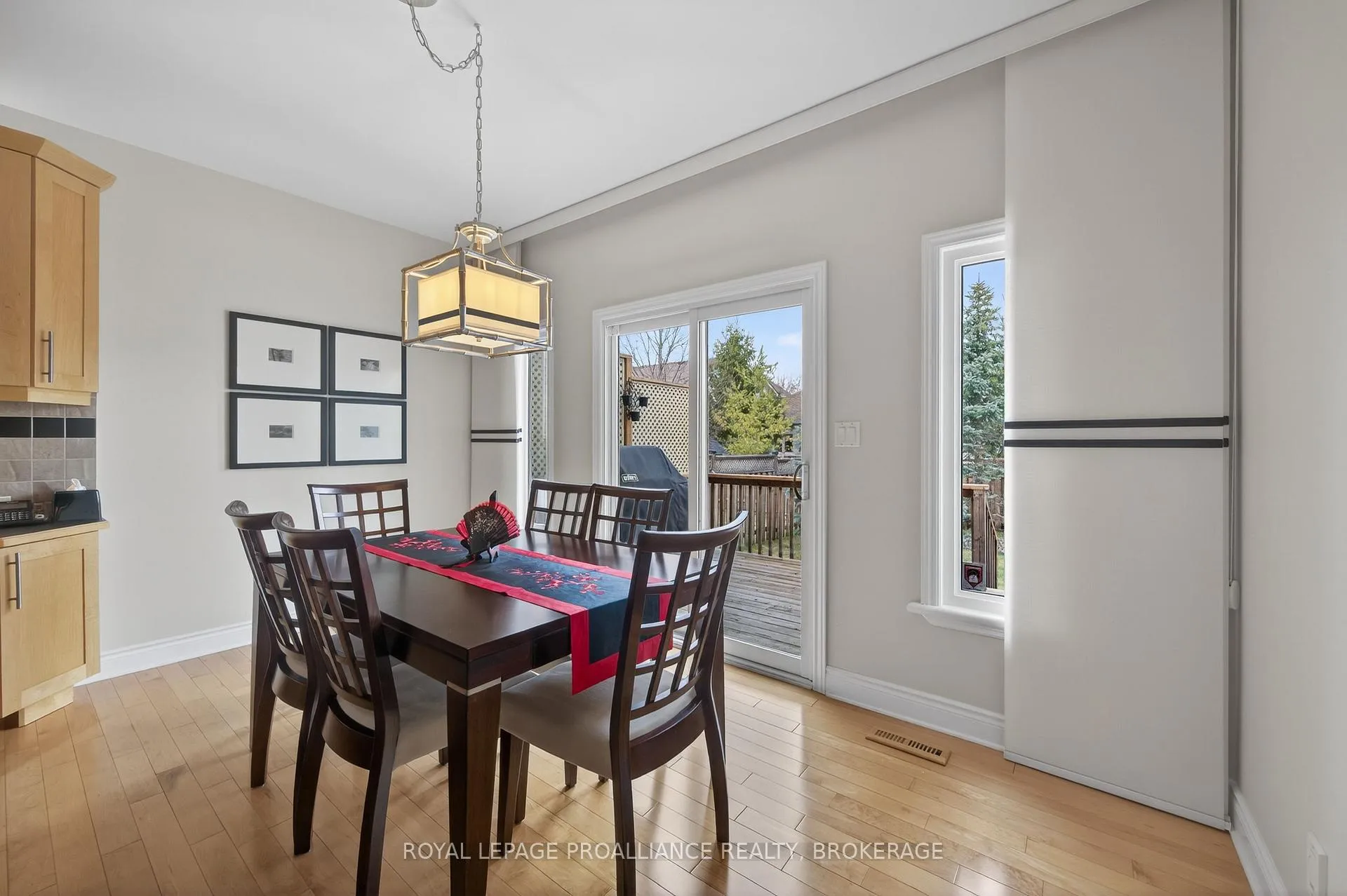 Photo 9 of 440 Maureen Street, Kingston, Kingston East (Incl Barret Crt) — HOMEH