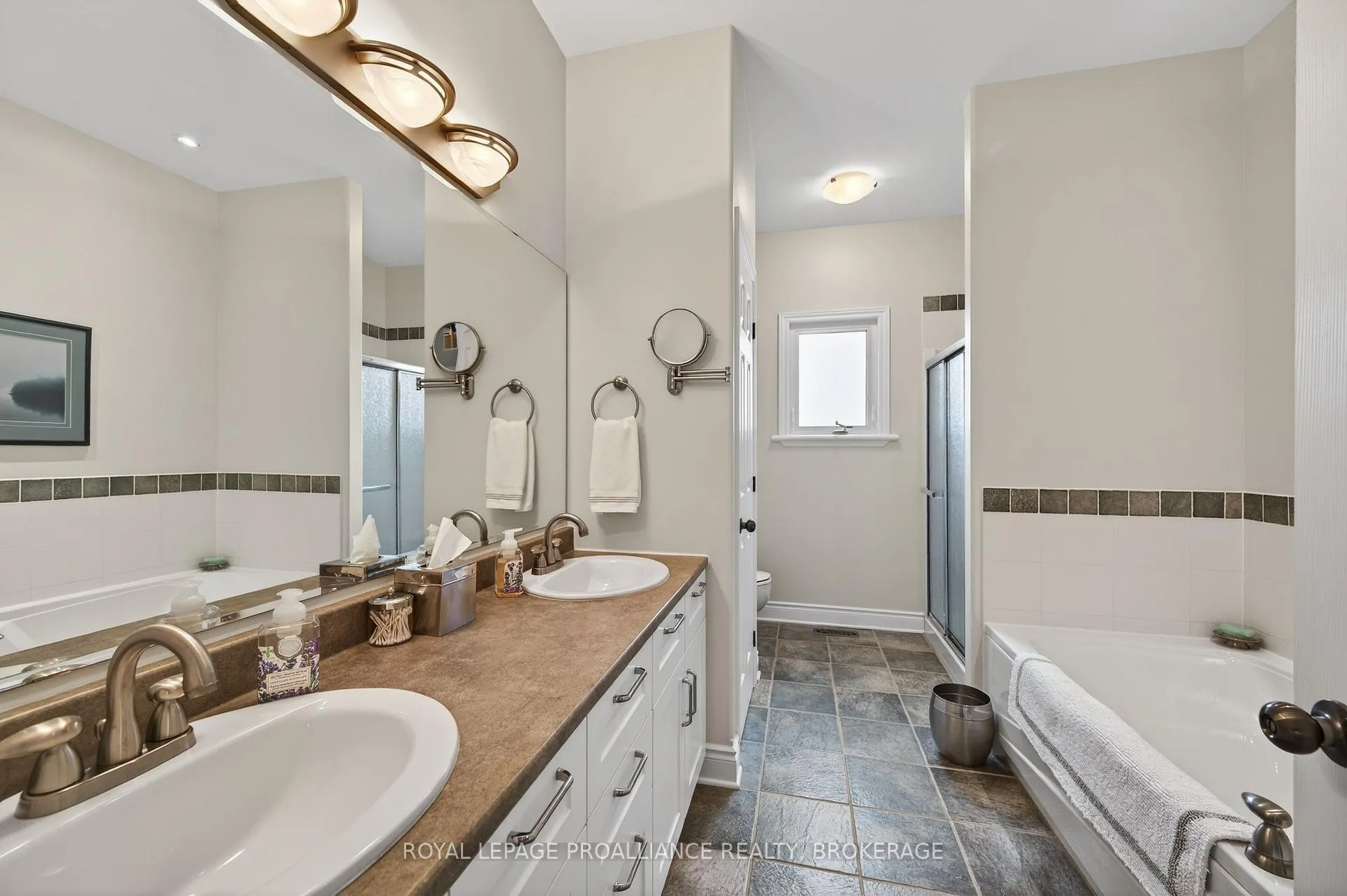 Photo 18 of 440 Maureen Street, Kingston, Kingston East (Incl Barret Crt) — HOMEH
