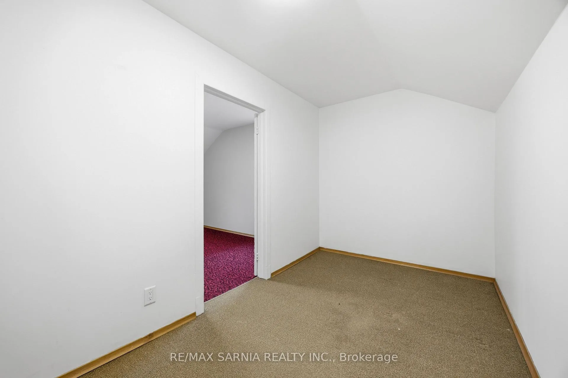 Photo 24 of 188 Euphemia Street N, Sarnia — HOMEH
