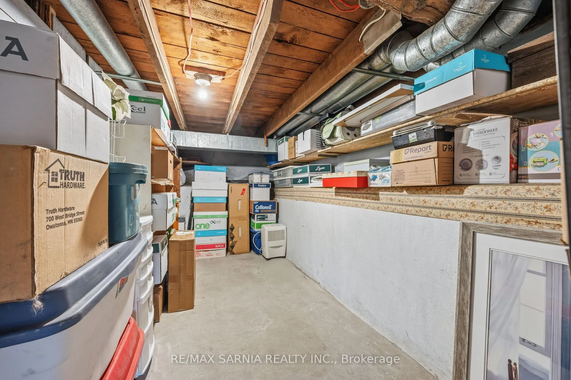 Photo 33 of 188 Euphemia Street N, Sarnia — HOMEH