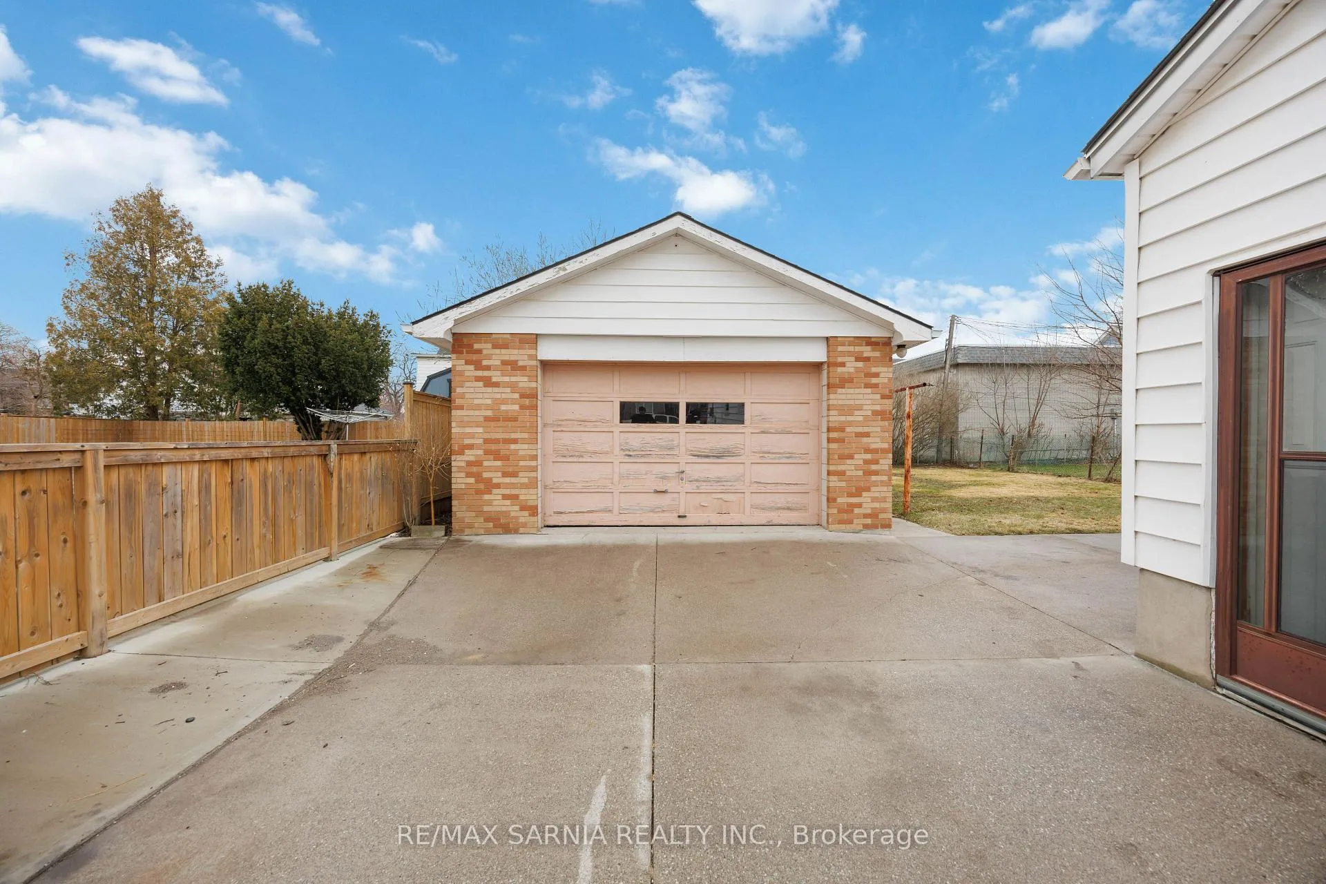 Photo 35 of 188 Euphemia Street N, Sarnia — HOMEH