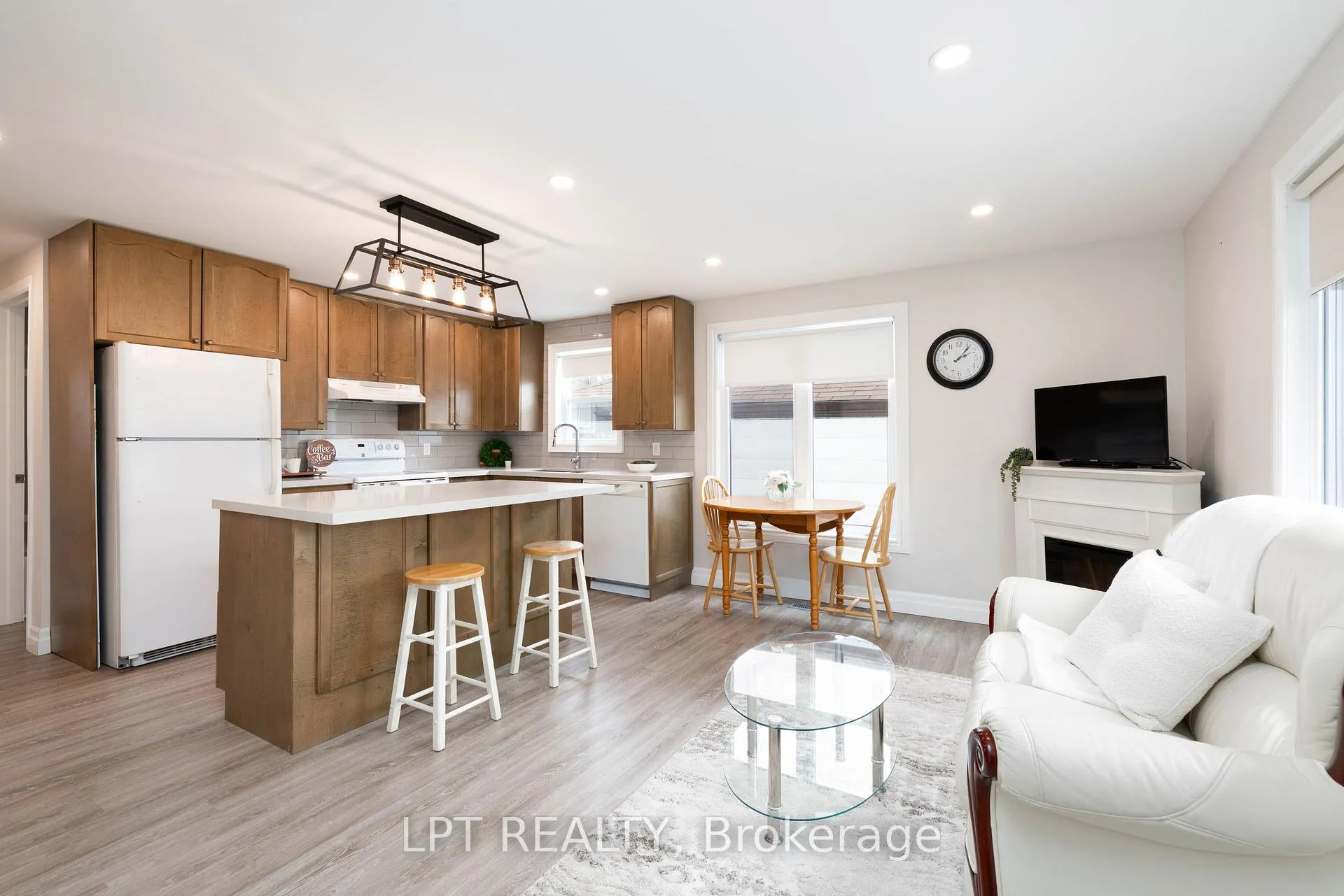 Photo 9 of 796 Sedore Avenue, Georgina, Historic Lakeshore Communities — HOMEH