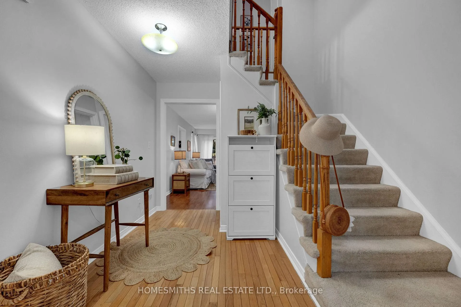 Photo 2 of 787 Bennett Crescent, Oshawa, Pinecrest — HOMEH