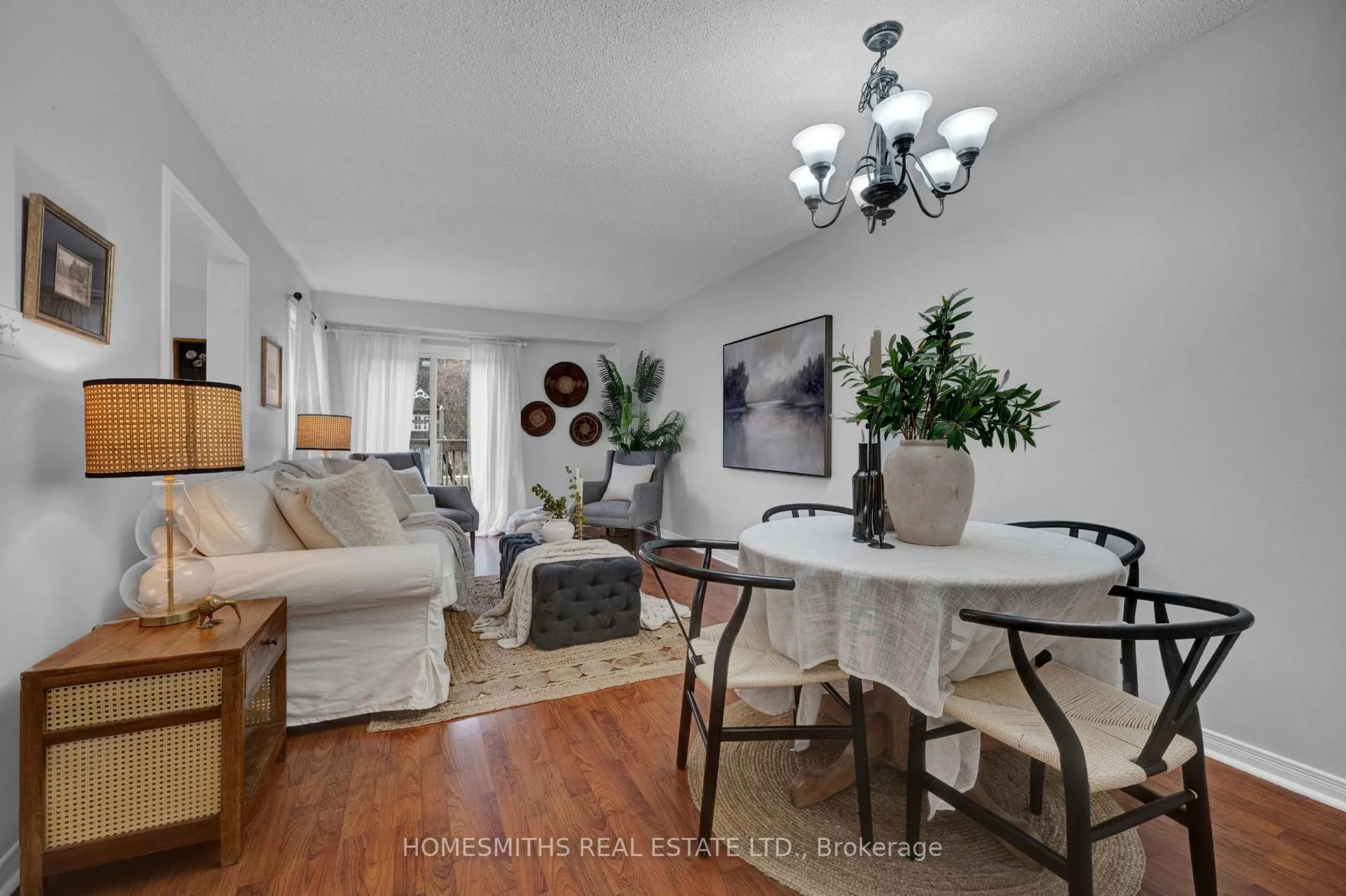 Photo 3 of 787 Bennett Crescent, Oshawa, Pinecrest — HOMEH