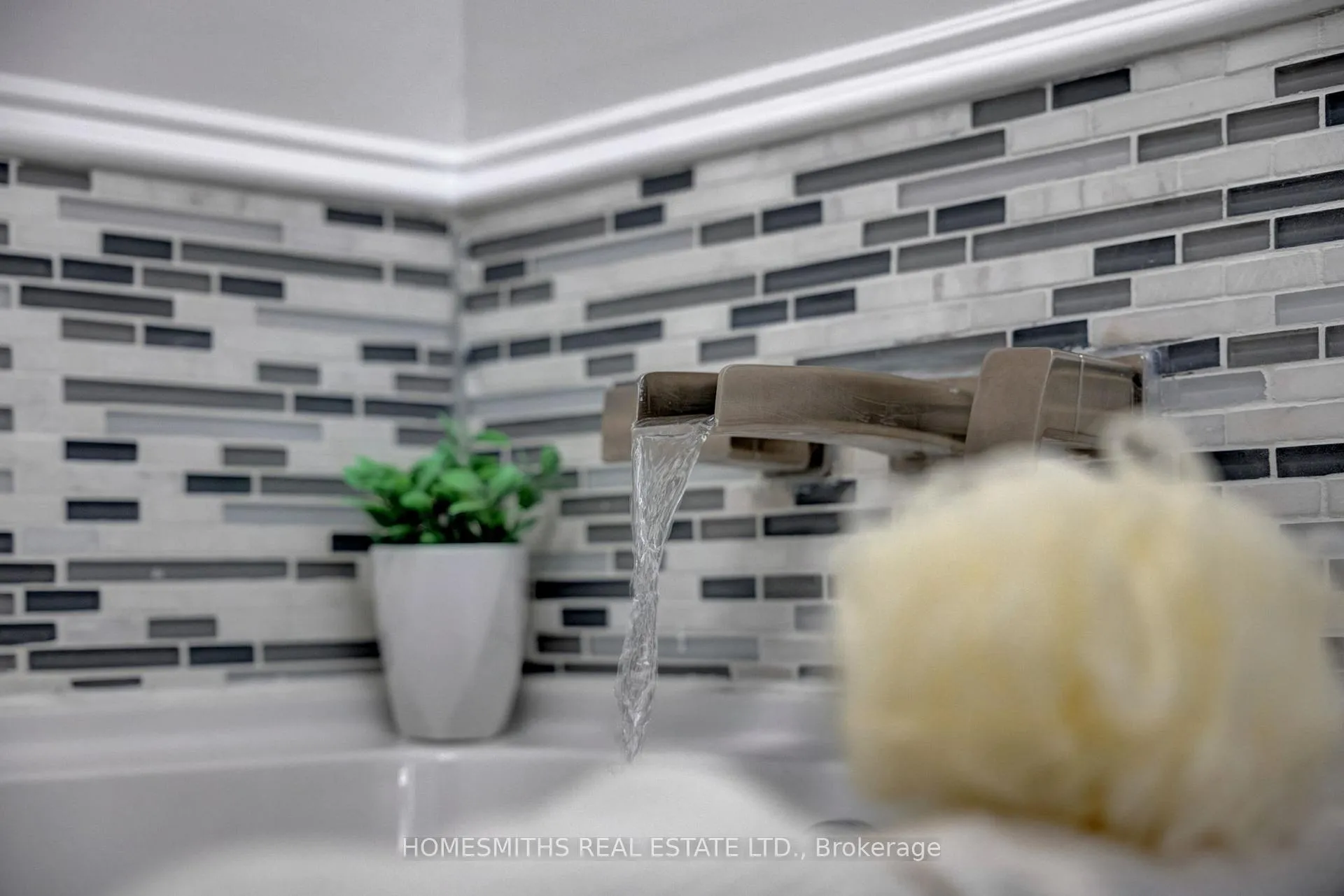 Photo 25 of 787 Bennett Crescent, Oshawa, Pinecrest — HOMEH