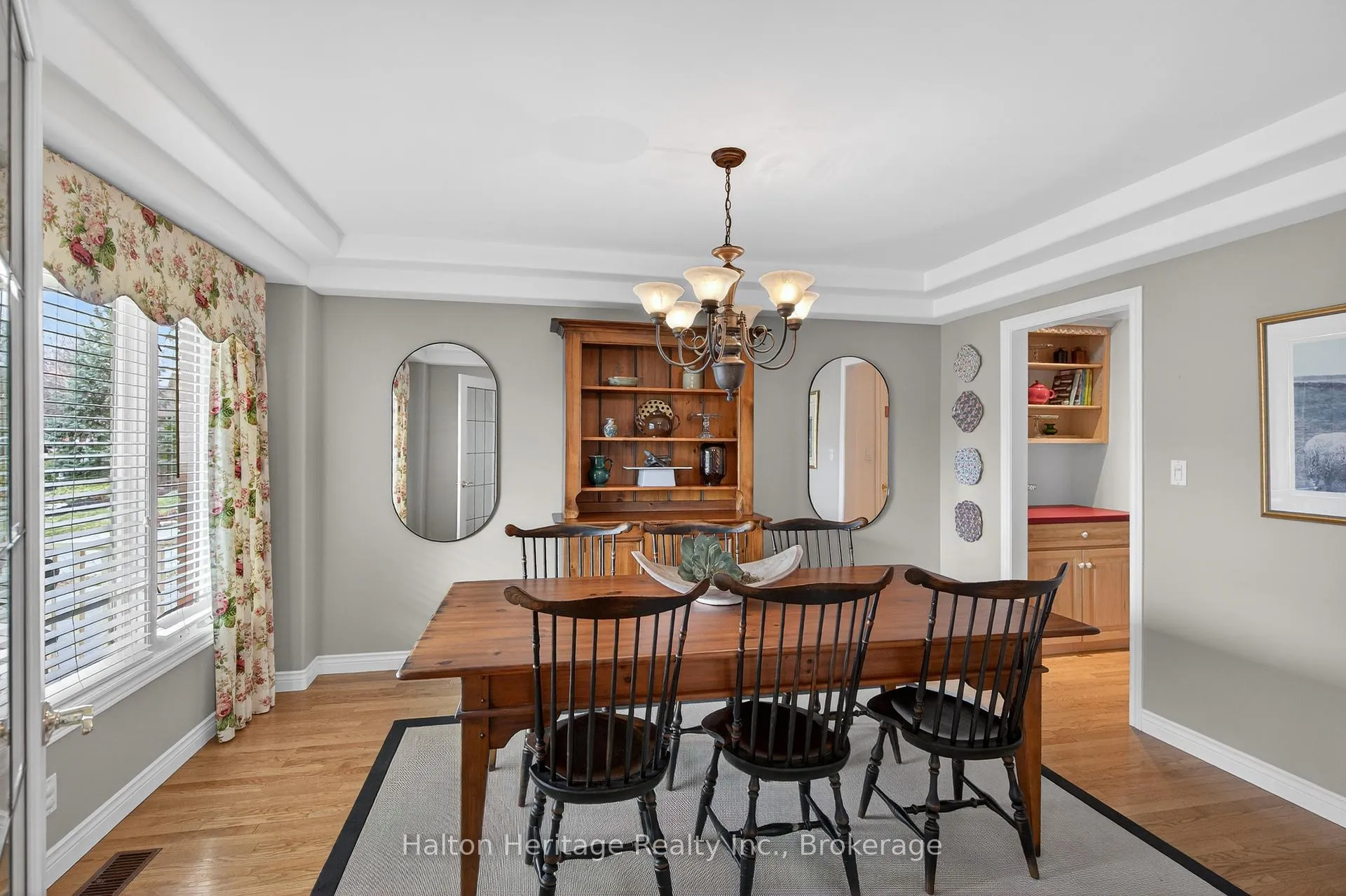 Photo 5 of 136 Grindstone Way, Hamilton, Waterdown — HOMEH