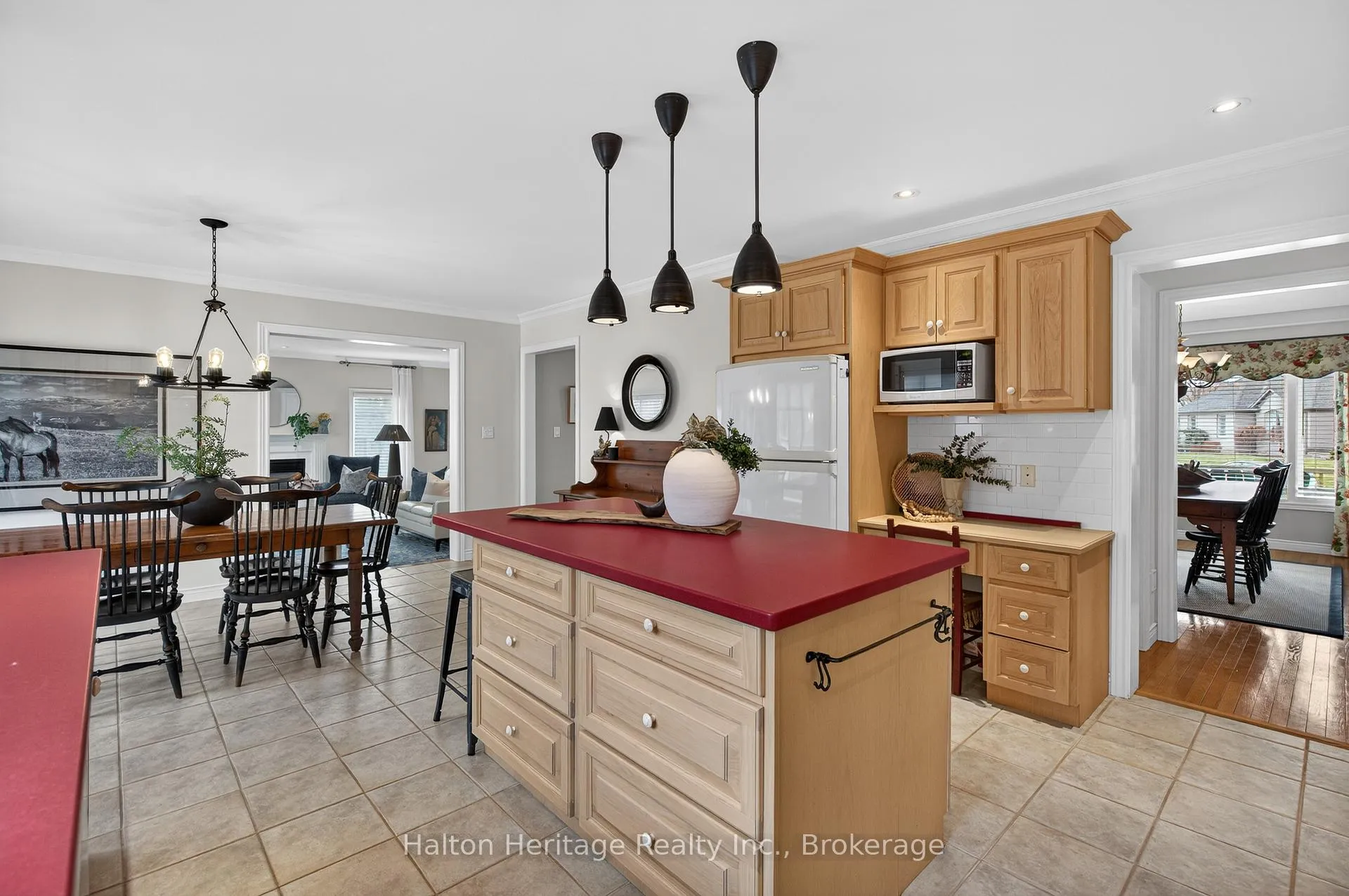 Photo 9 of 136 Grindstone Way, Hamilton, Waterdown — HOMEH