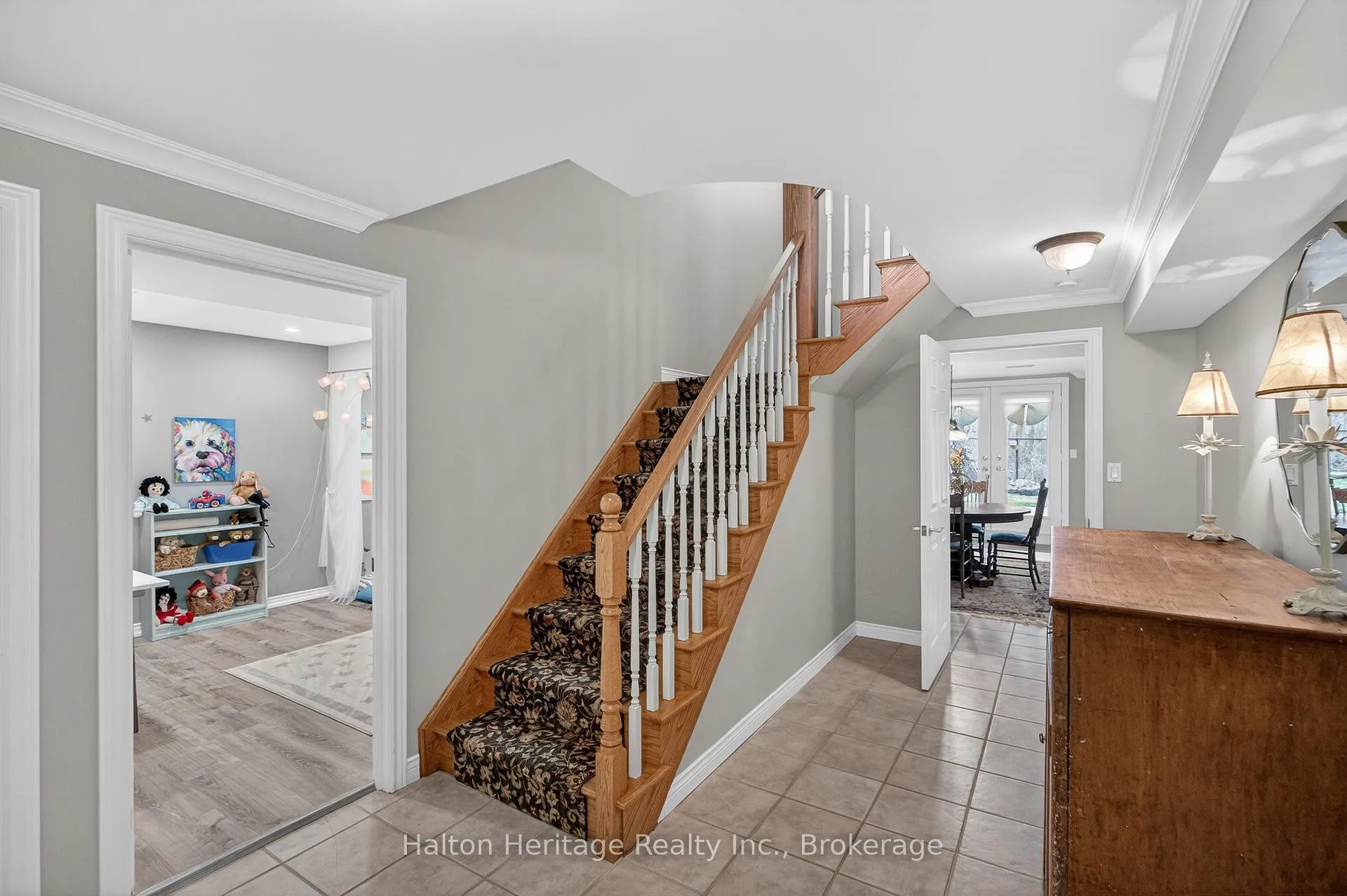Photo 29 of 136 Grindstone Way, Hamilton, Waterdown — HOMEH