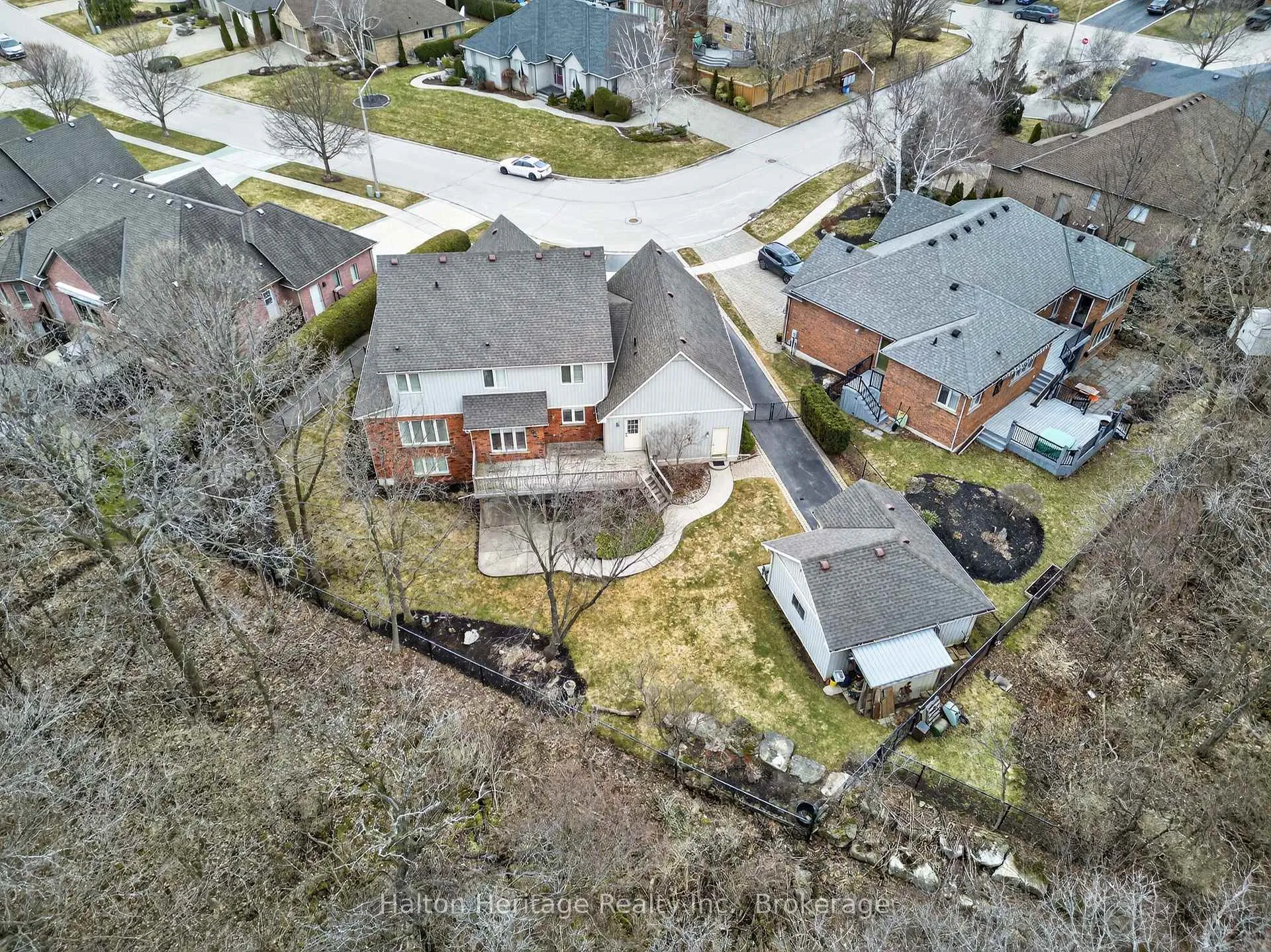 Photo 50 of 136 Grindstone Way, Hamilton, Waterdown — HOMEH