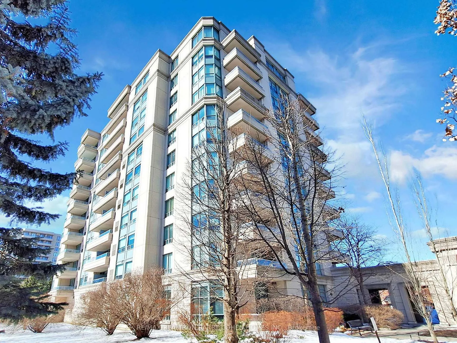 Photo 3 of Unit PH104, 1 Emerald Lane, Vaughan, Crestwood-Springfarm-Yorkhill — HOMEH
