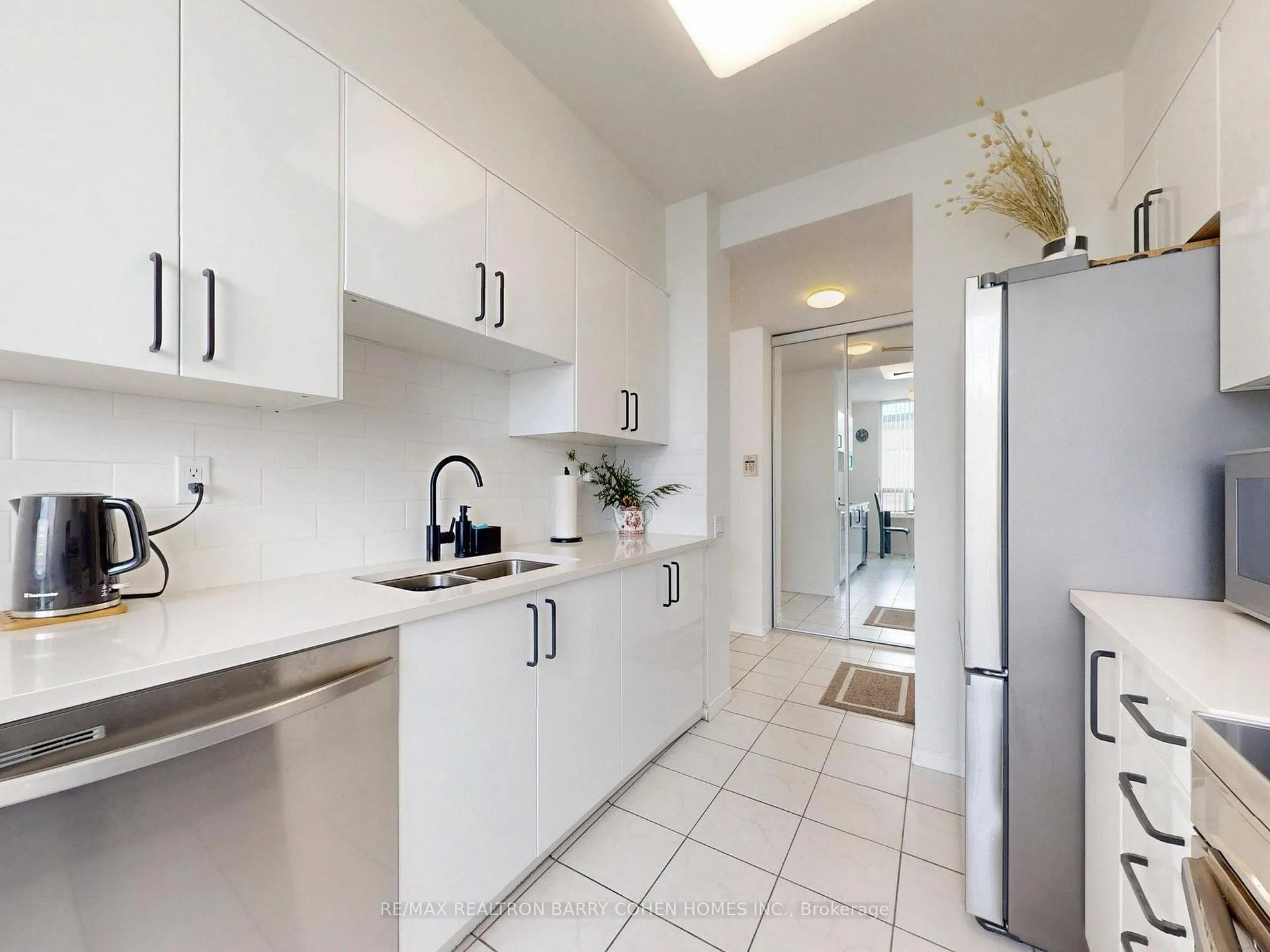 Photo 16 of Unit PH104, 1 Emerald Lane, Vaughan, Crestwood-Springfarm-Yorkhill — HOMEH