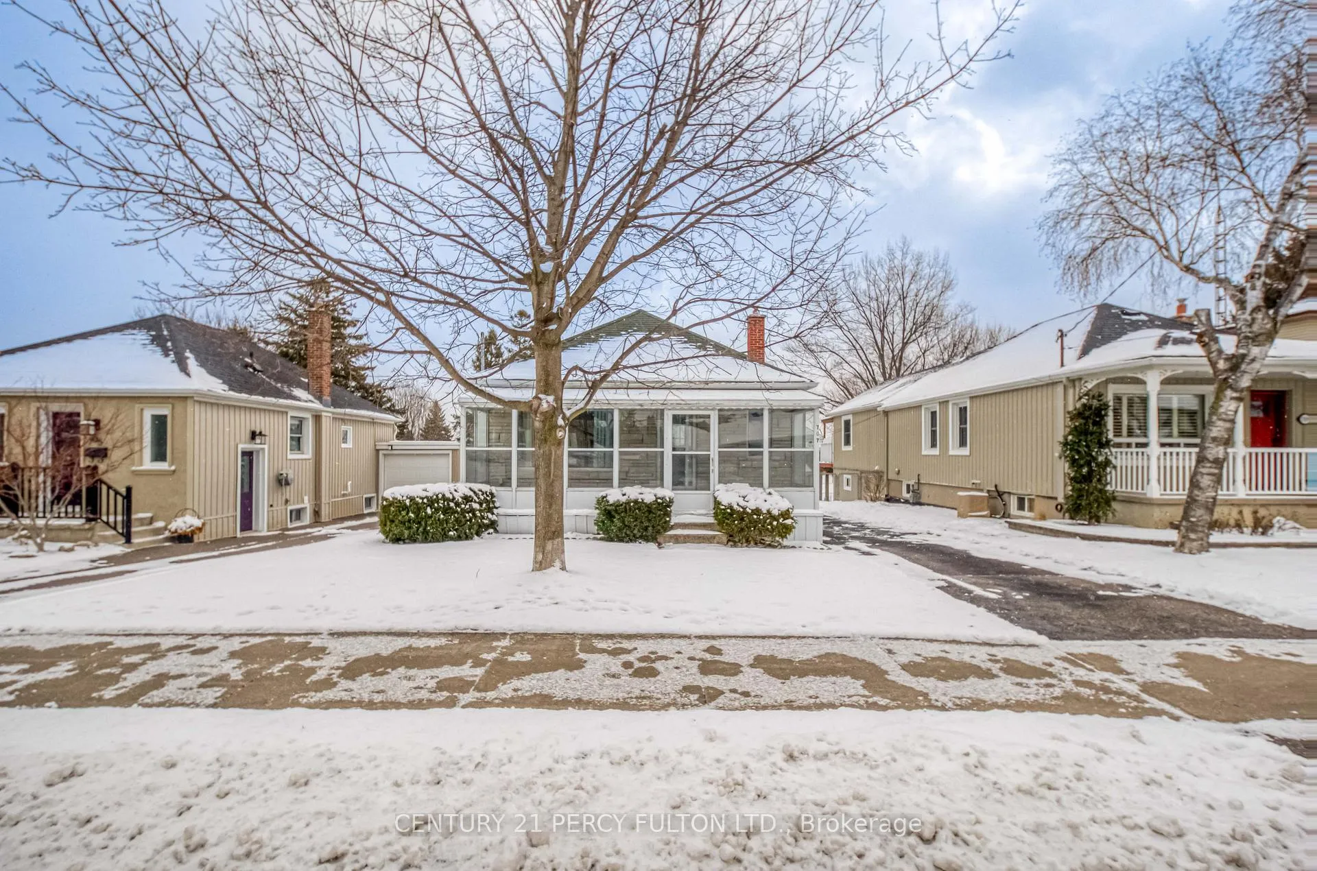 Photo 1 of 707 Athol Street, Whitby, Downtown Whitby — HOMEH