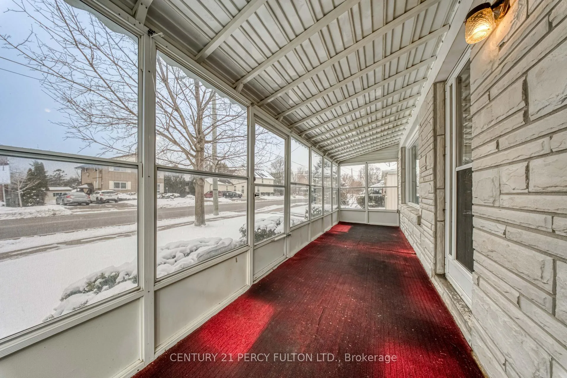 Photo 4 of 707 Athol Street, Whitby, Downtown Whitby — HOMEH
