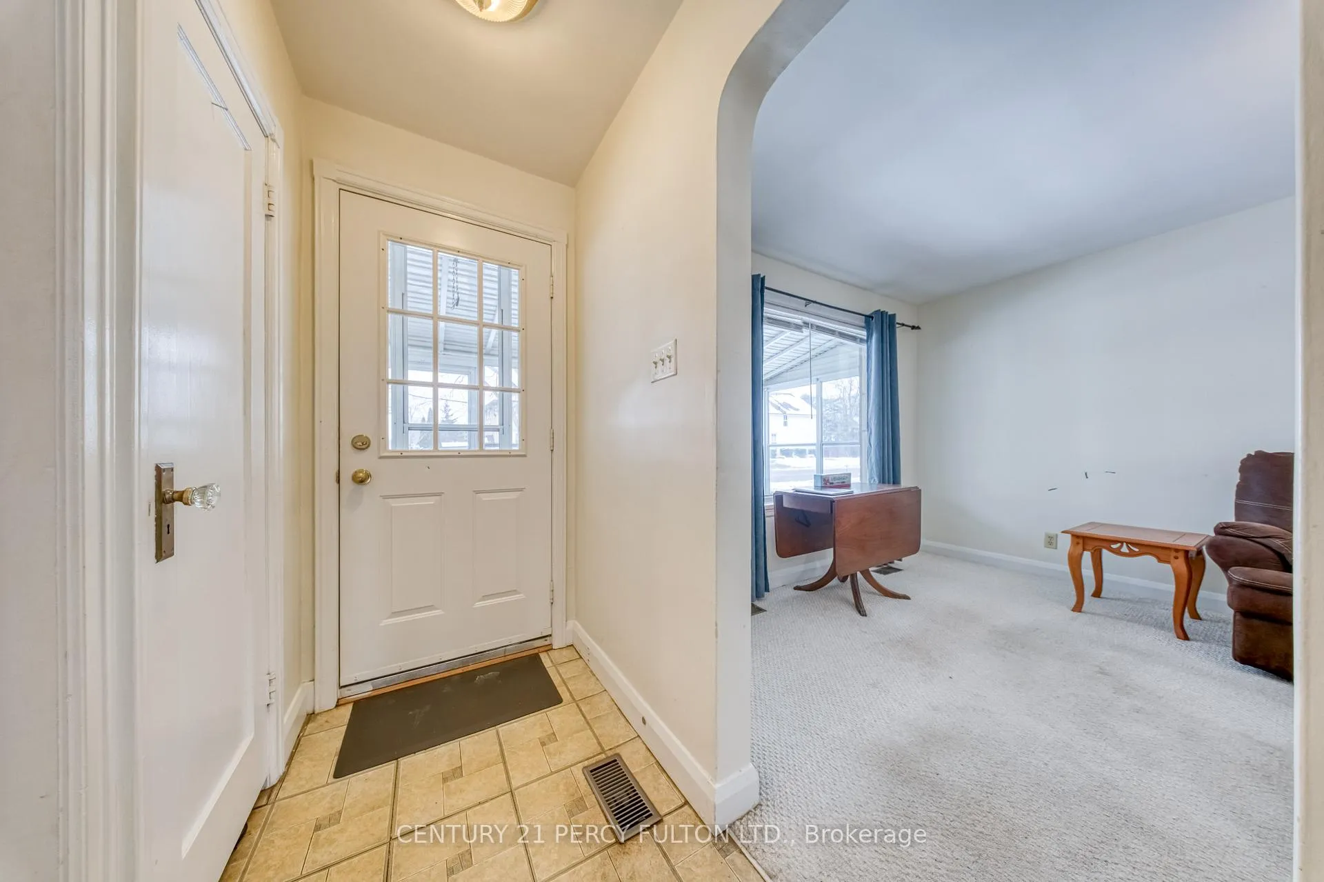 Photo 5 of 707 Athol Street, Whitby, Downtown Whitby — HOMEH