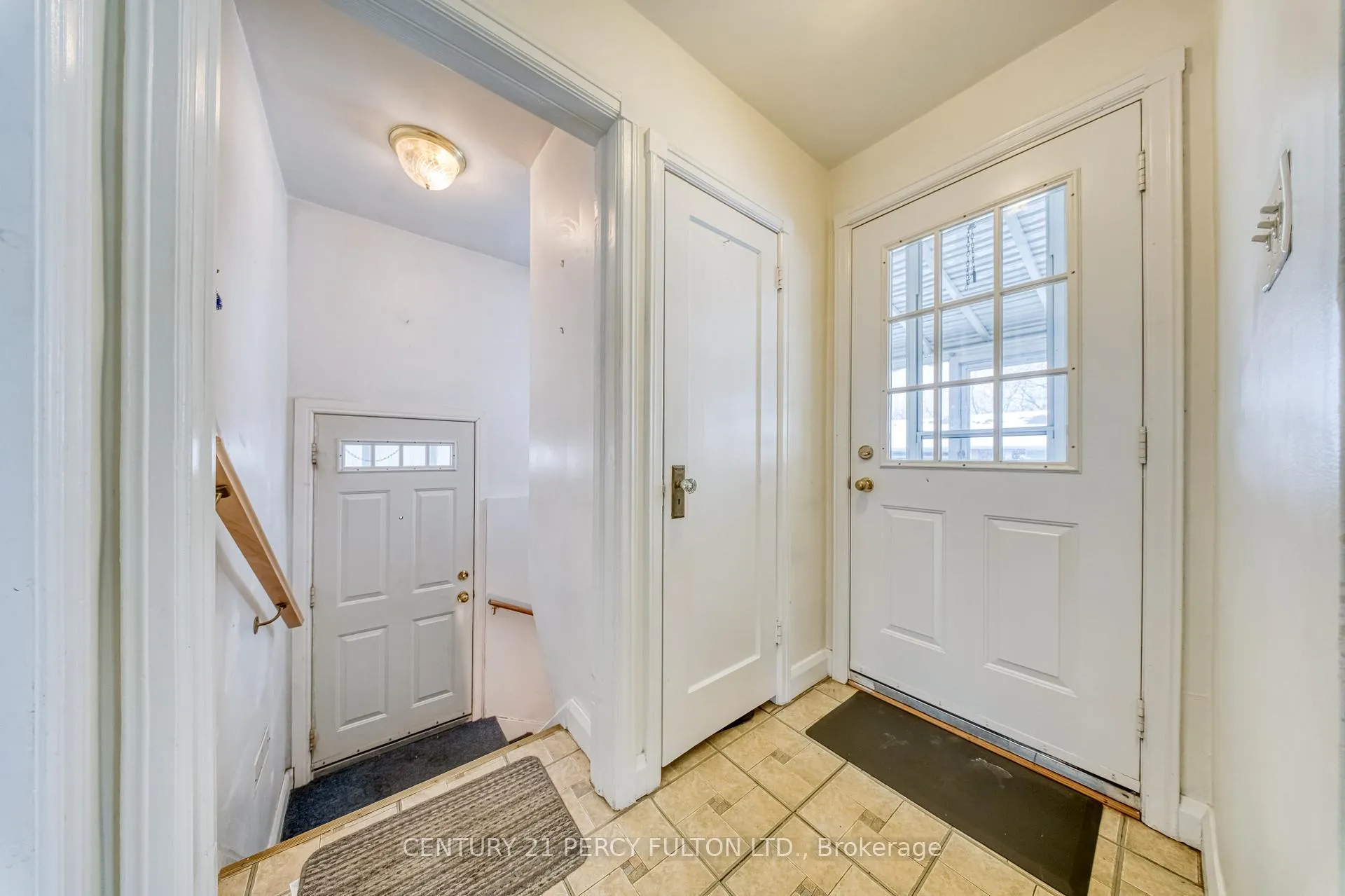 Photo 6 of 707 Athol Street, Whitby, Downtown Whitby — HOMEH