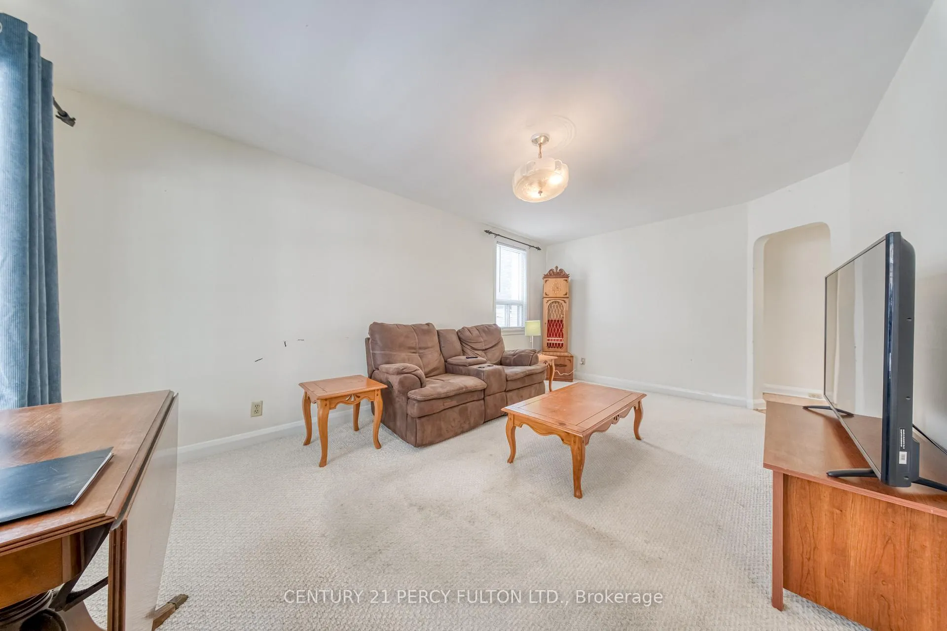 Photo 7 of 707 Athol Street, Whitby, Downtown Whitby — HOMEH