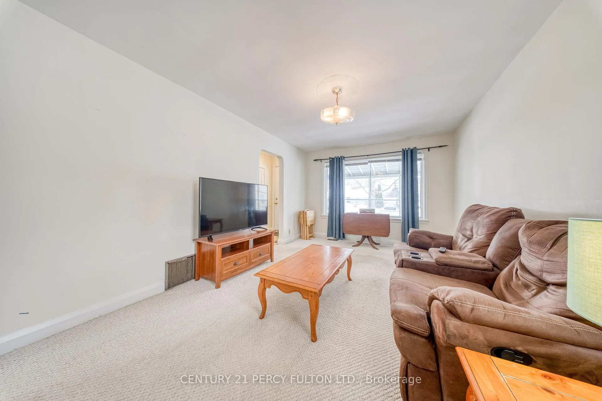 Photo 9 of 707 Athol Street, Whitby, Downtown Whitby — HOMEH