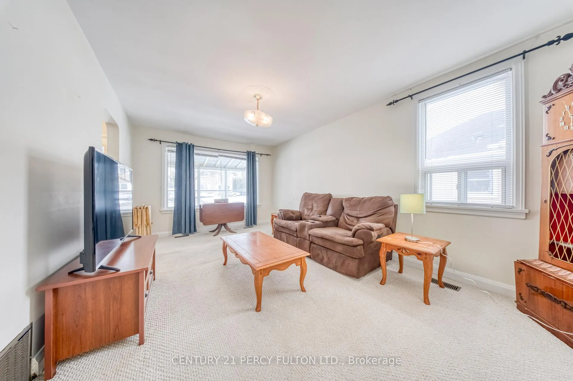 Photo 10 of 707 Athol Street, Whitby, Downtown Whitby — HOMEH
