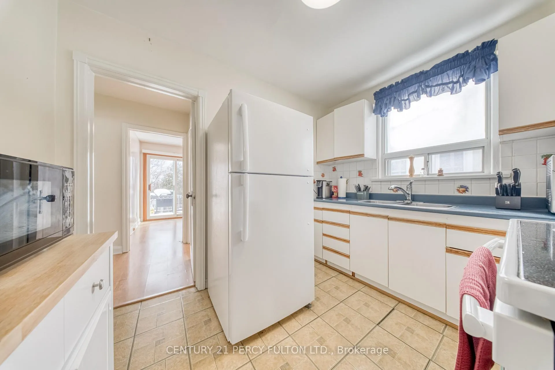 Photo 12 of 707 Athol Street, Whitby, Downtown Whitby — HOMEH