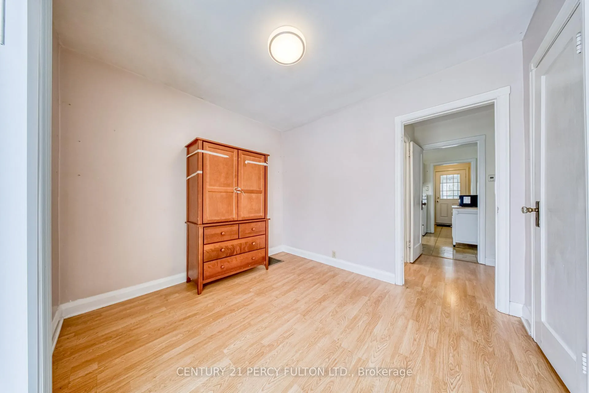 Photo 18 of 707 Athol Street, Whitby, Downtown Whitby — HOMEH