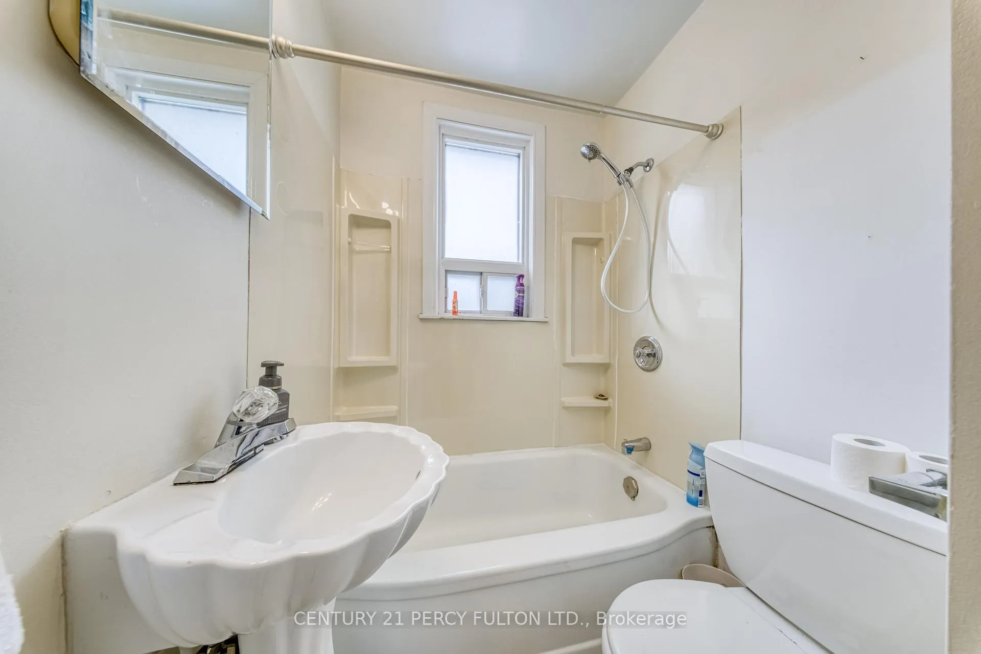 Photo 19 of 707 Athol Street, Whitby, Downtown Whitby — HOMEH