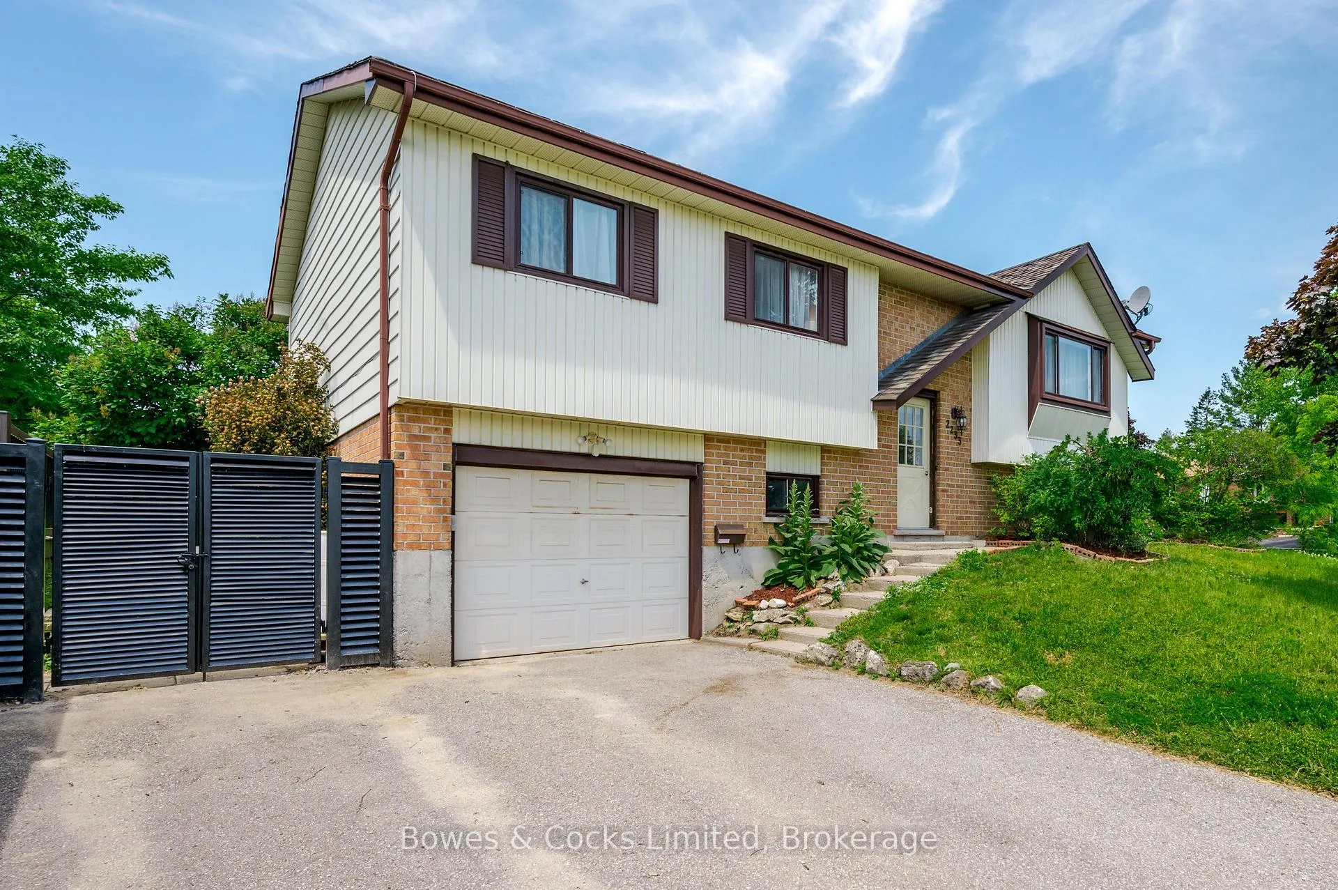 Photo 3 of 2233 Denure Drive, Peterborough, Monaghan Ward 2 — HOMEH