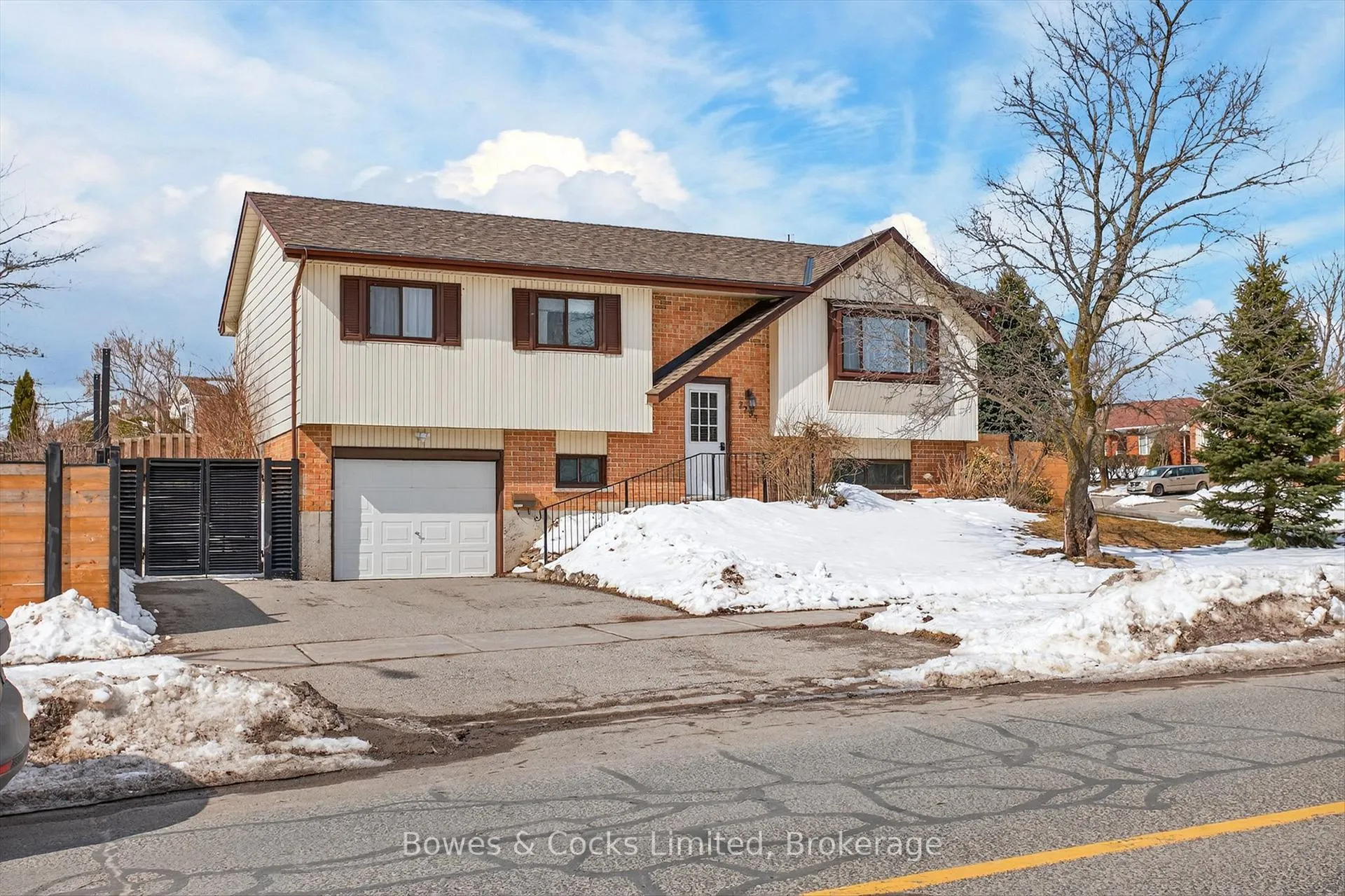 Photo 4 of 2233 Denure Drive, Peterborough, Monaghan Ward 2 — HOMEH