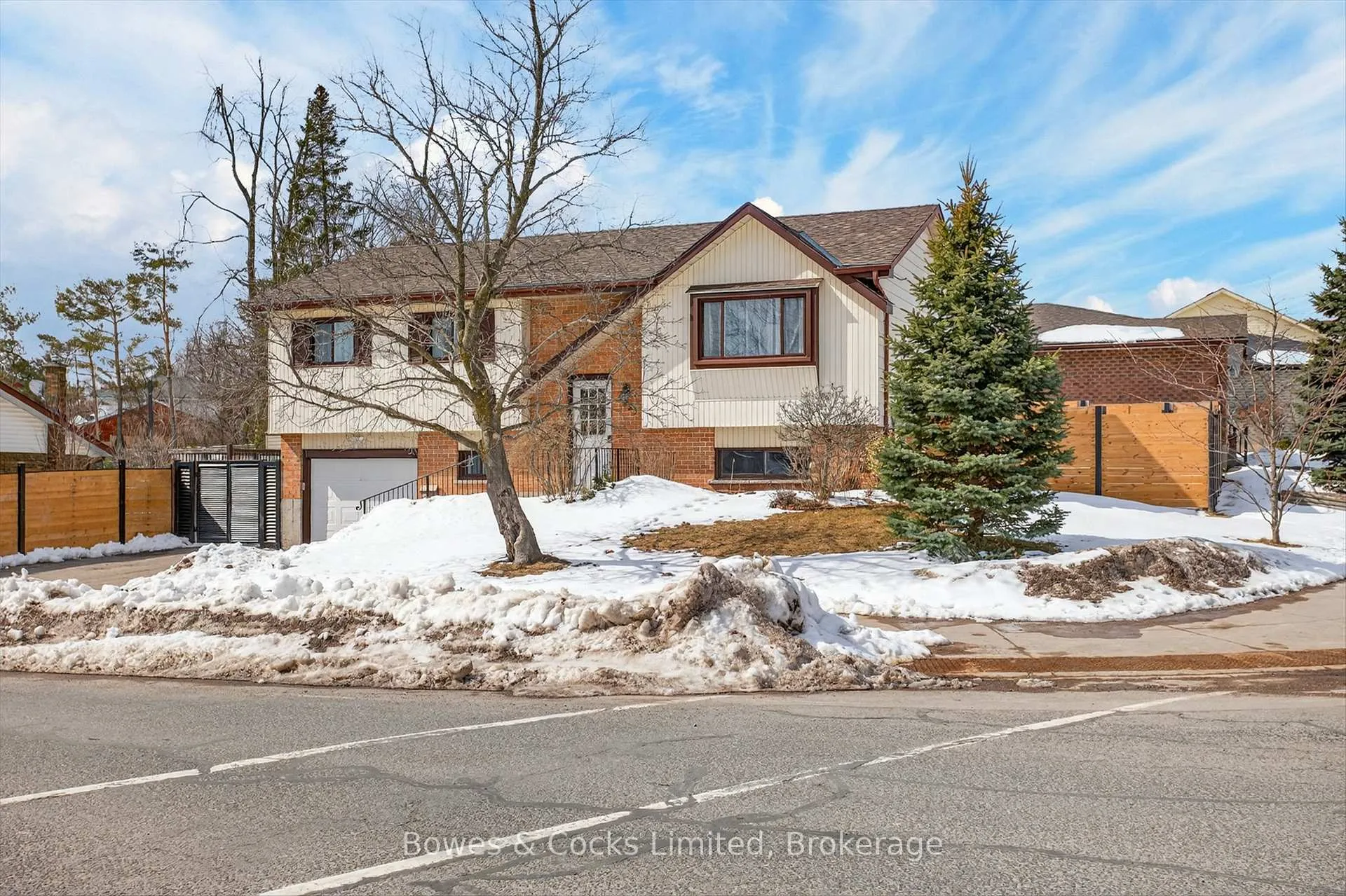 Photo 5 of 2233 Denure Drive, Peterborough, Monaghan Ward 2 — HOMEH