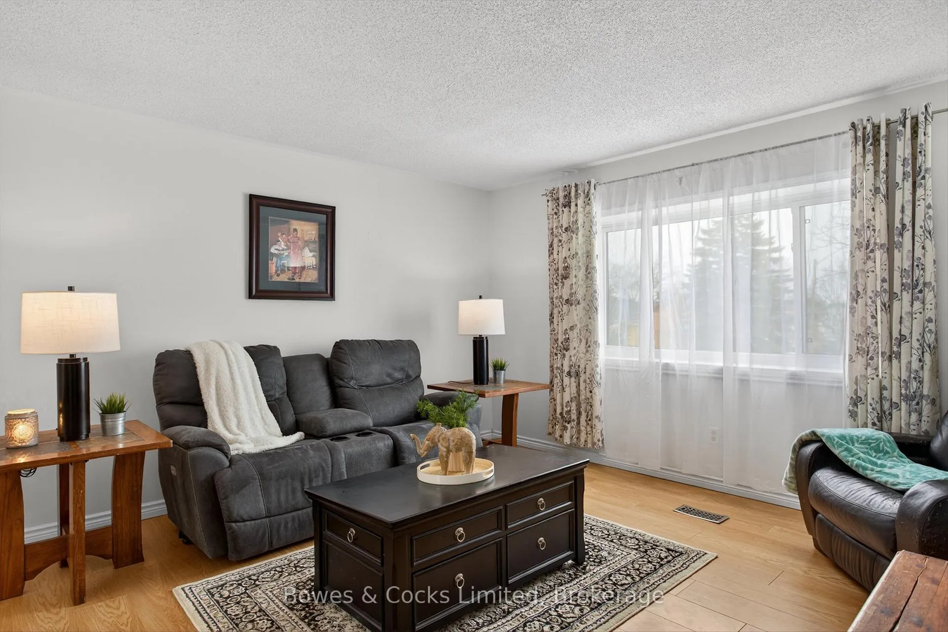 Photo 9 of 2233 Denure Drive, Peterborough, Monaghan Ward 2 — HOMEH