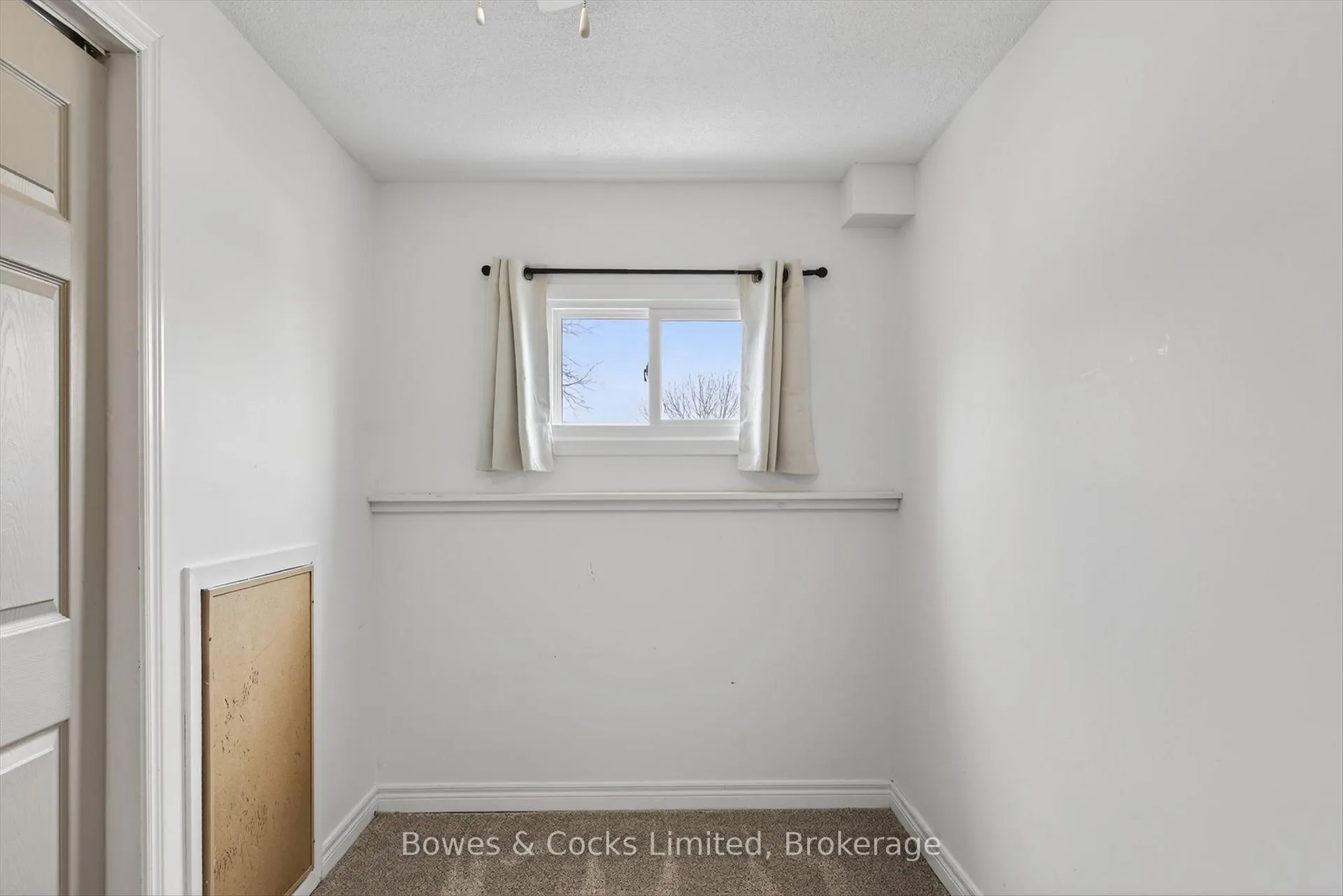 Photo 32 of 2233 Denure Drive, Peterborough, Monaghan Ward 2 — HOMEH