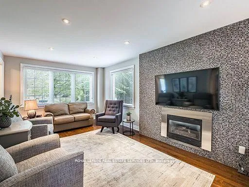 Photo 8 of 153 Elliott Street, Brampton, Brampton South — HOMEH