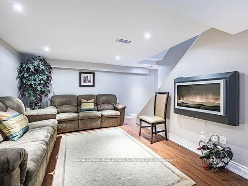 Photo 35 of 153 Elliott Street, Brampton, Brampton South — HOMEH