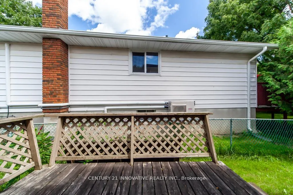 Photo 8 of 501 Barnes Crescent, Peterborough, Otonabee Ward 1 — HOMEH