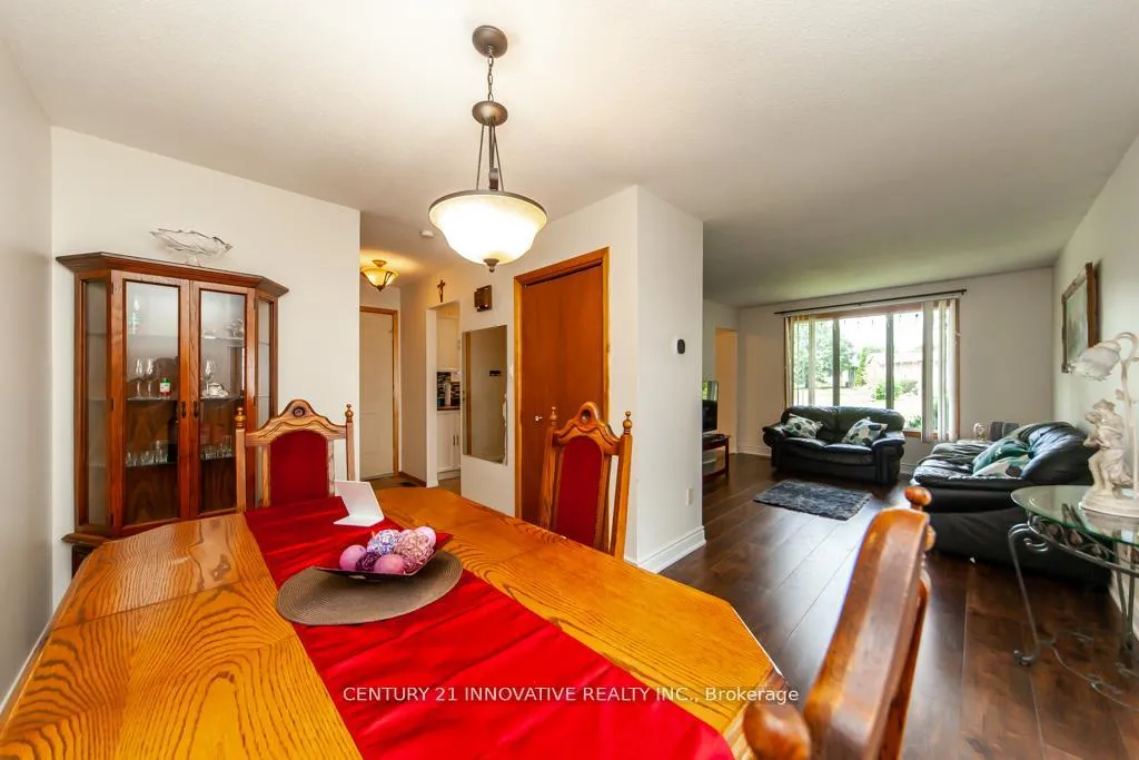 Photo 9 of 501 Barnes Crescent, Peterborough, Otonabee Ward 1 — HOMEH