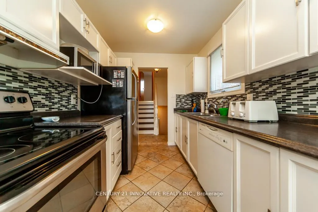 Photo 15 of 501 Barnes Crescent, Peterborough, Otonabee Ward 1 — HOMEH