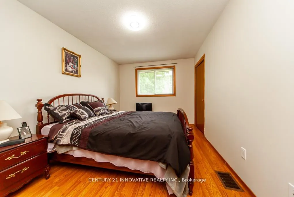 Photo 18 of 501 Barnes Crescent, Peterborough, Otonabee Ward 1 — HOMEH