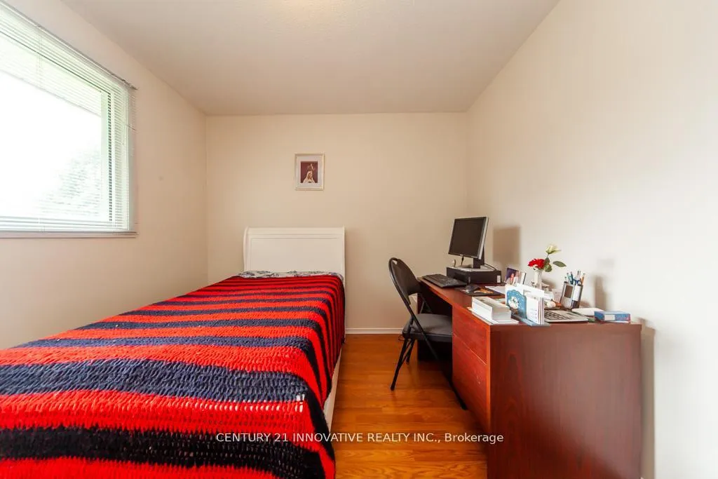 Photo 21 of 501 Barnes Crescent, Peterborough, Otonabee Ward 1 — HOMEH