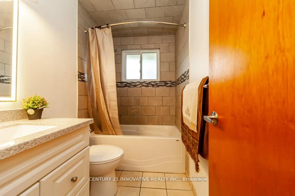Photo 23 of 501 Barnes Crescent, Peterborough, Otonabee Ward 1 — HOMEH