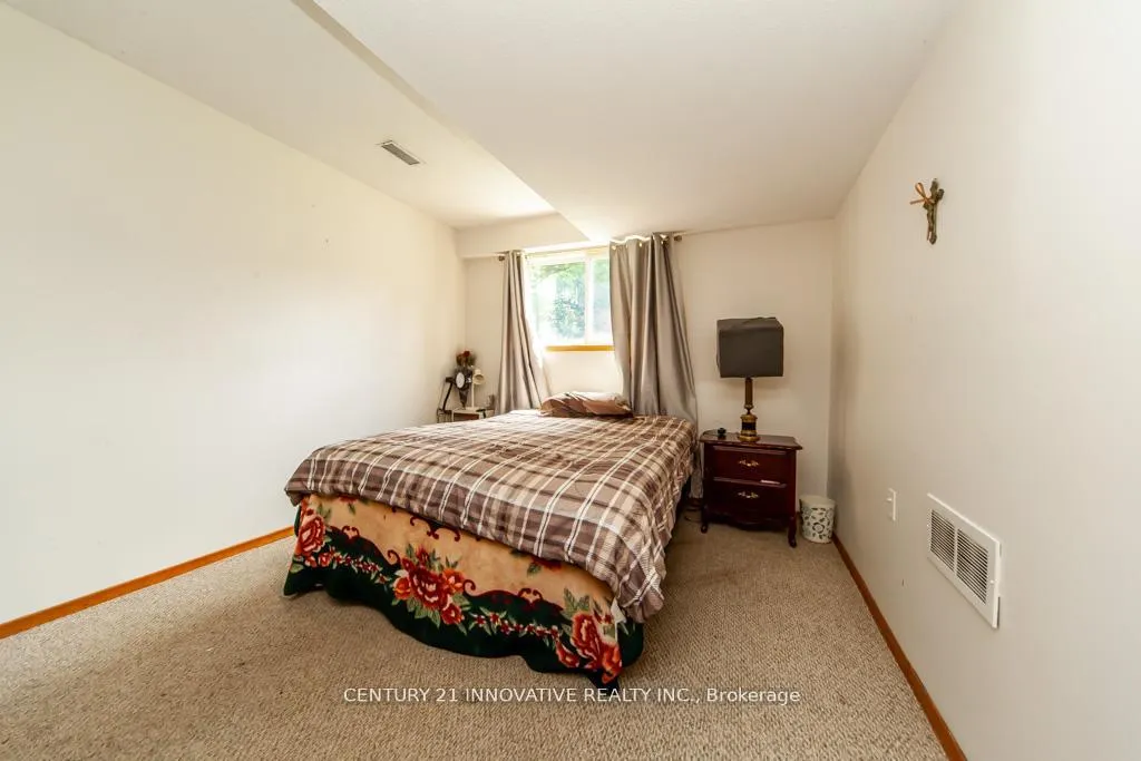 Photo 26 of 501 Barnes Crescent, Peterborough, Otonabee Ward 1 — HOMEH
