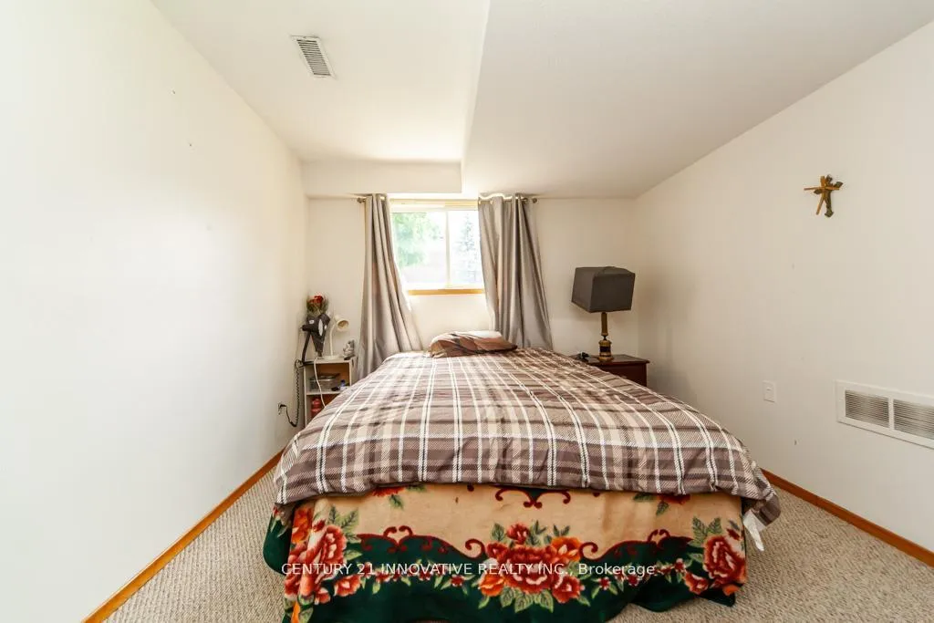 Photo 27 of 501 Barnes Crescent, Peterborough, Otonabee Ward 1 — HOMEH