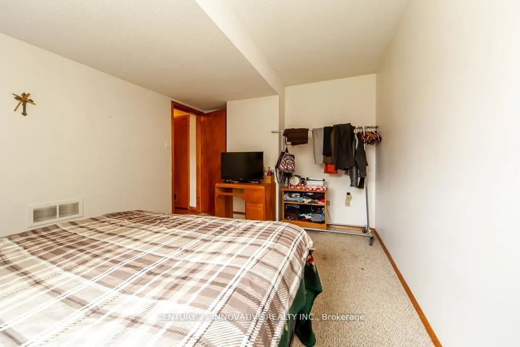 Photo 28 of 501 Barnes Crescent, Peterborough, Otonabee Ward 1 — HOMEH