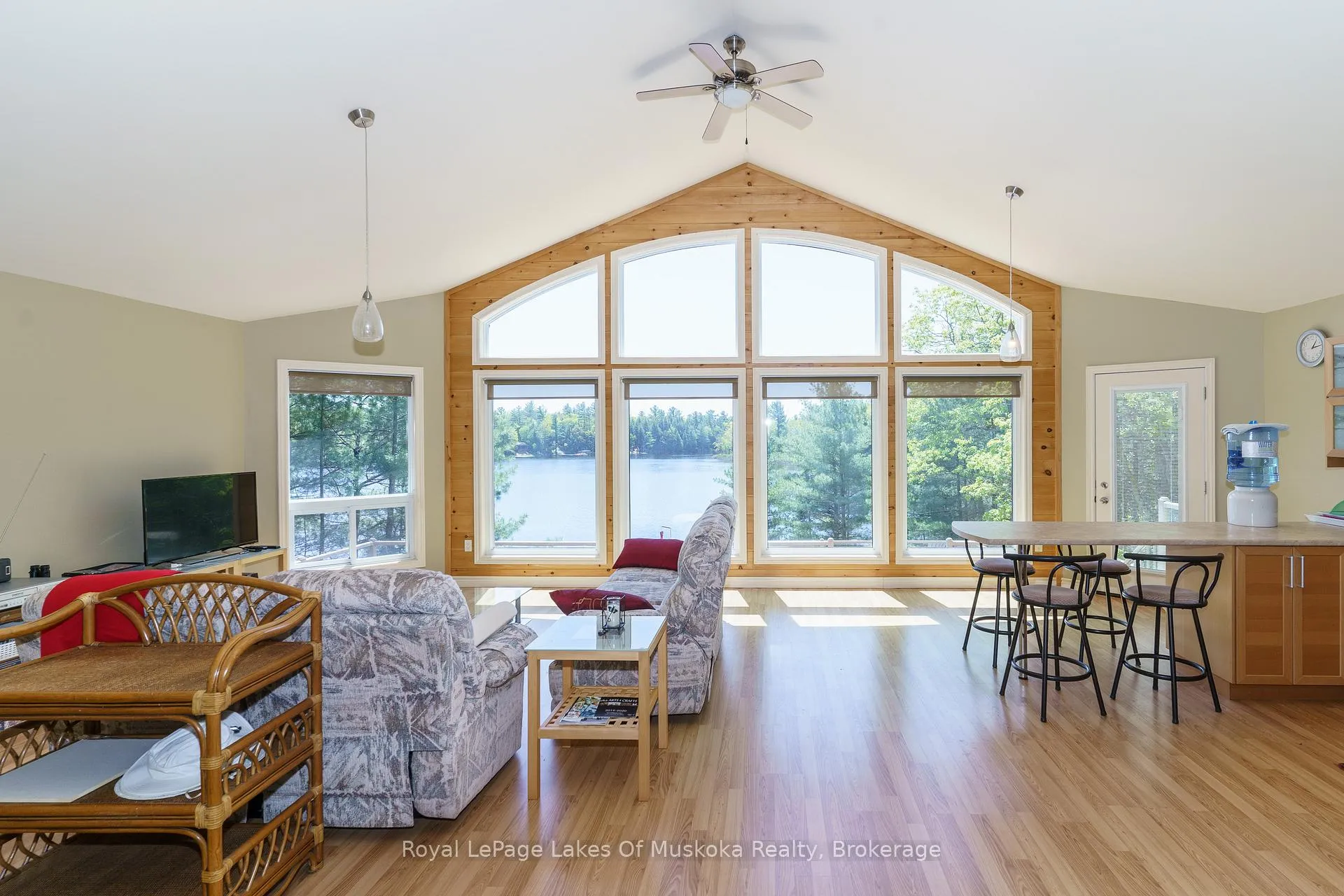 Photo 3 of 22 Mile Island, Gravenhurst, Wood (Gravenhurst) — HOMEH