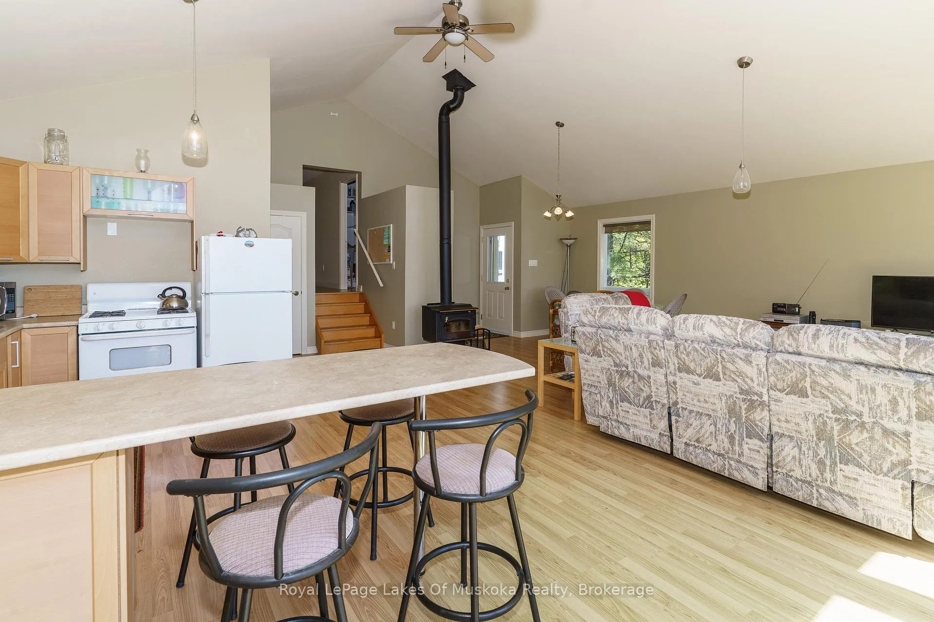 Photo 5 of 22 Mile Island, Gravenhurst, Wood (Gravenhurst) — HOMEH