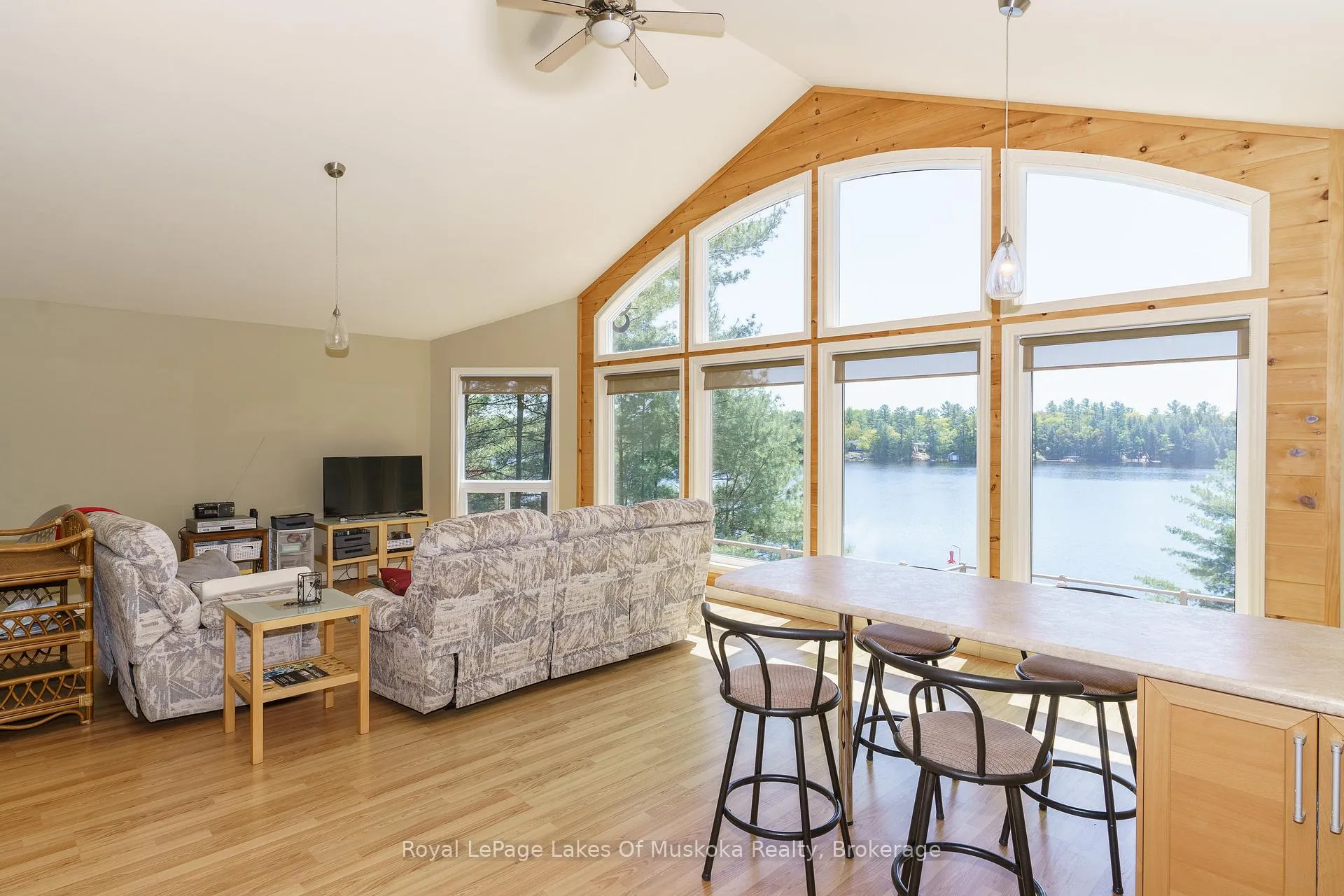 Photo 7 of 22 Mile Island, Gravenhurst, Wood (Gravenhurst) — HOMEH